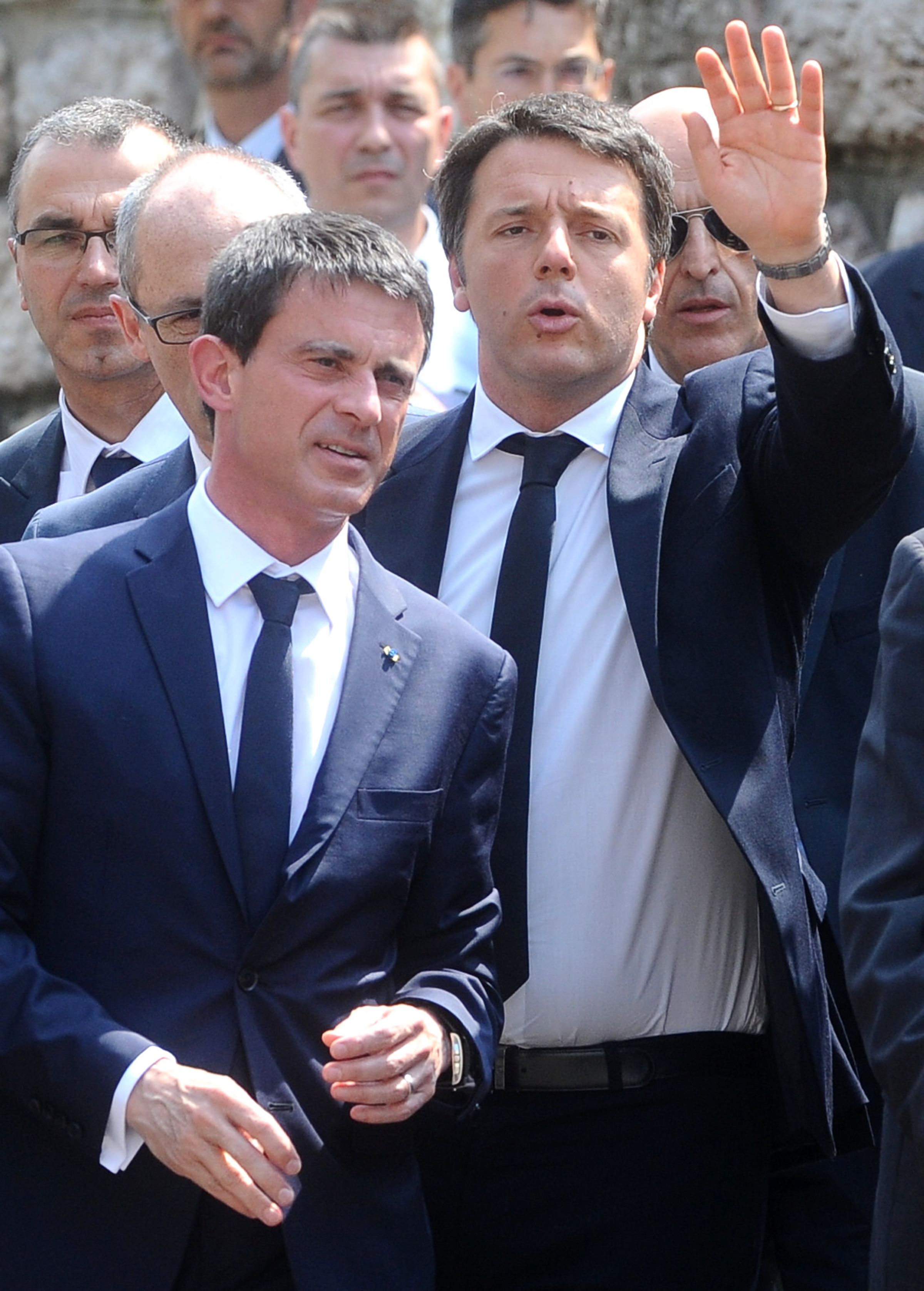 義大利的倫齊（Matteo Renzi）和法國的瓦爾斯（Manuel Valls）。（圖：Wikimedia Commons）