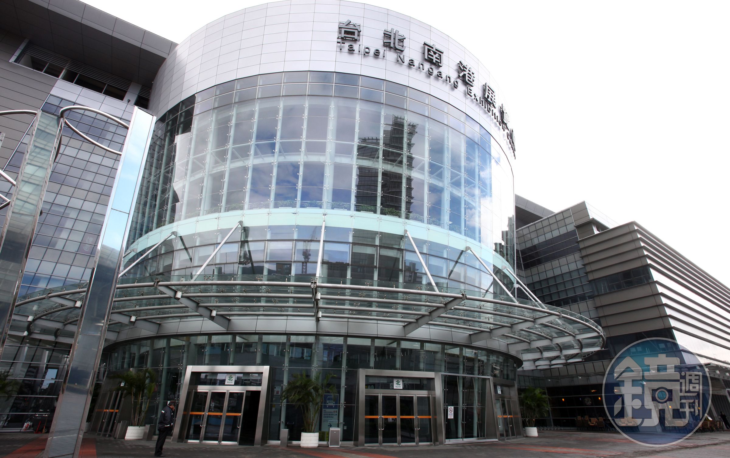 農曆年將至，南港展覽館又成企業舉辦尾牙的熱門地點。