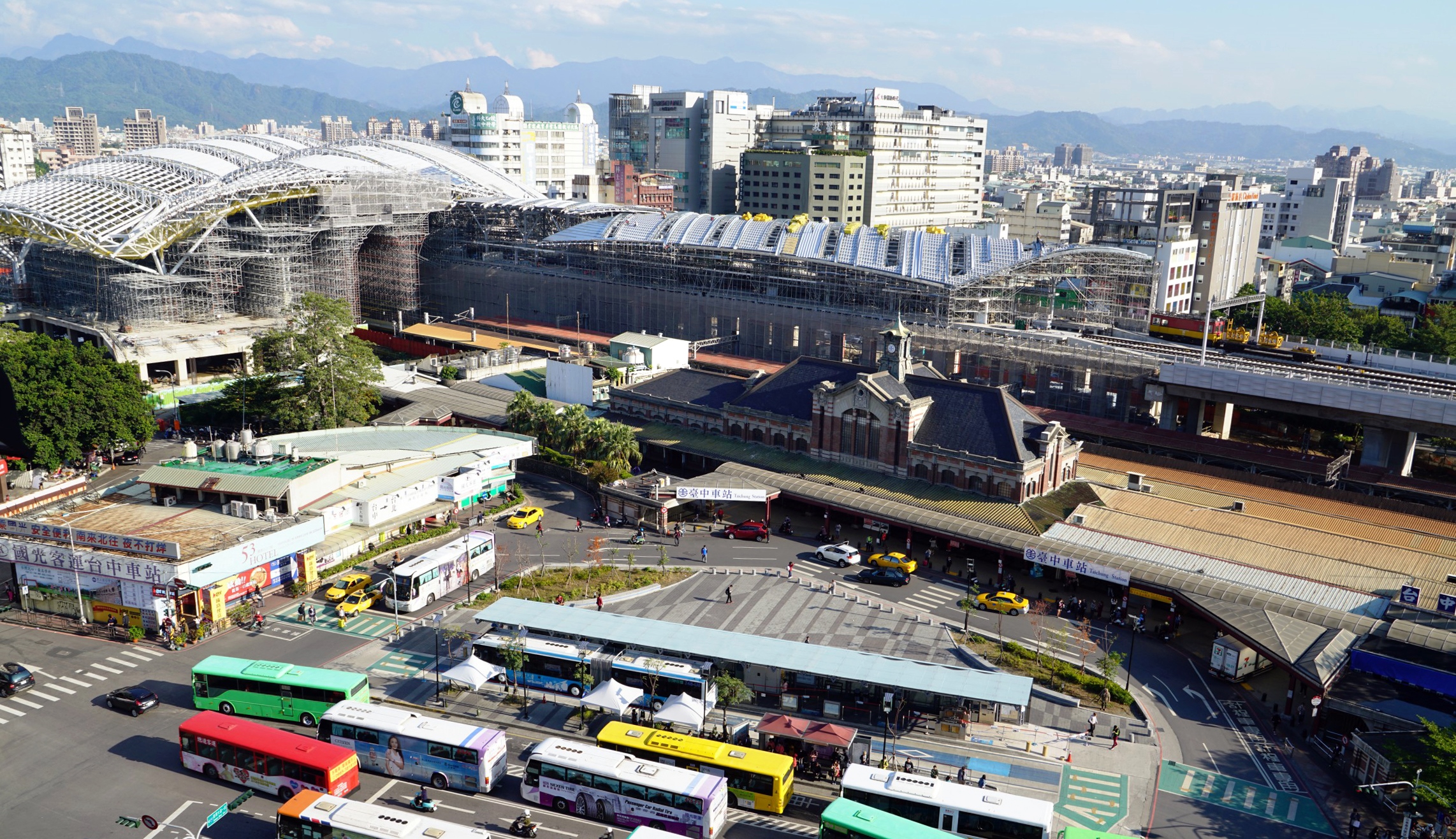 遭控拍祼照　鐵改包商批女官員交友複雜