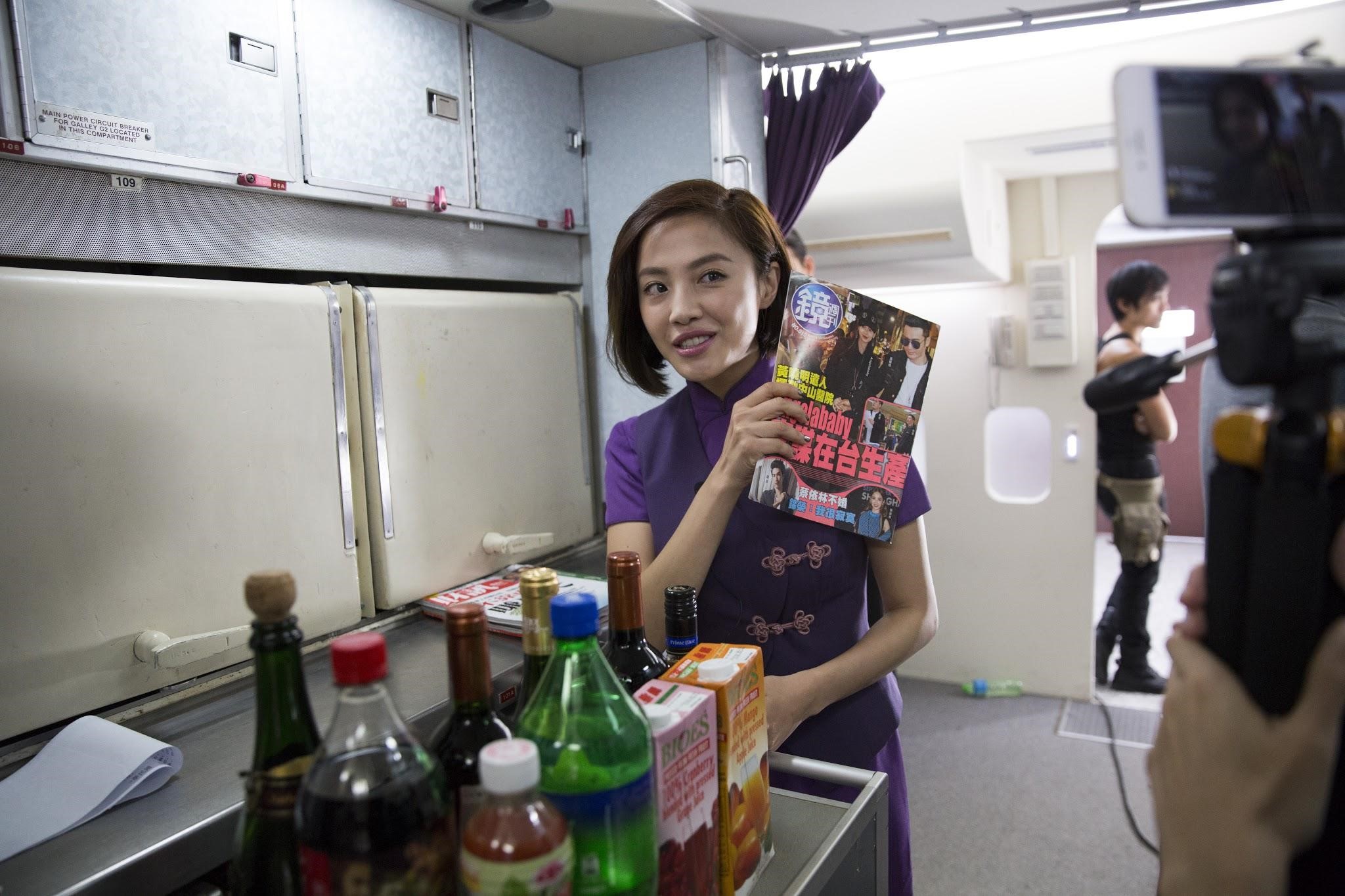 本週空姐忙什麼？她竟搭頭等艙去動物園