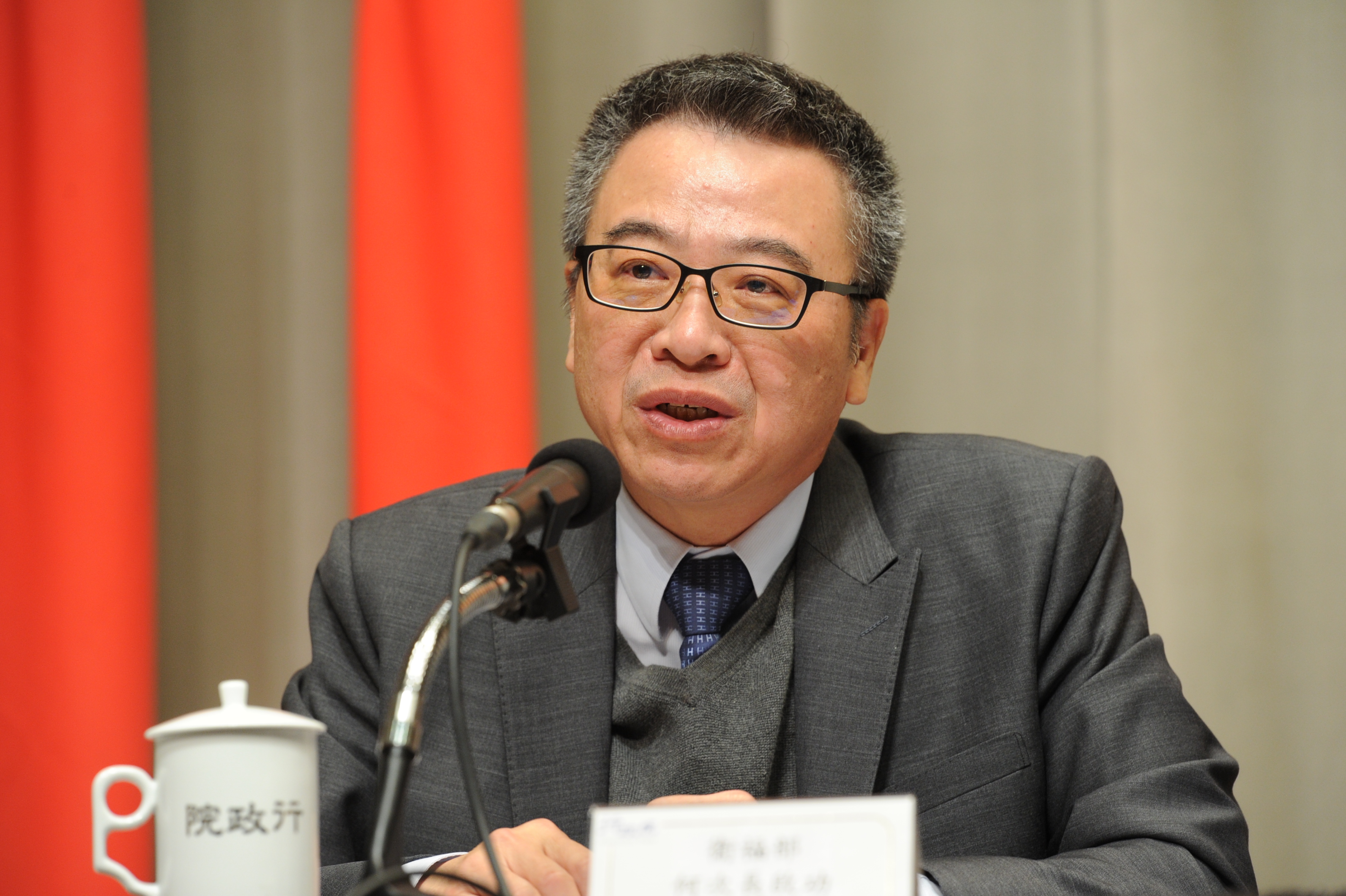 衛福部次長何啟功今天上午公佈查驗日本食品的結果,有11批來自禁止進口的日本五縣。
