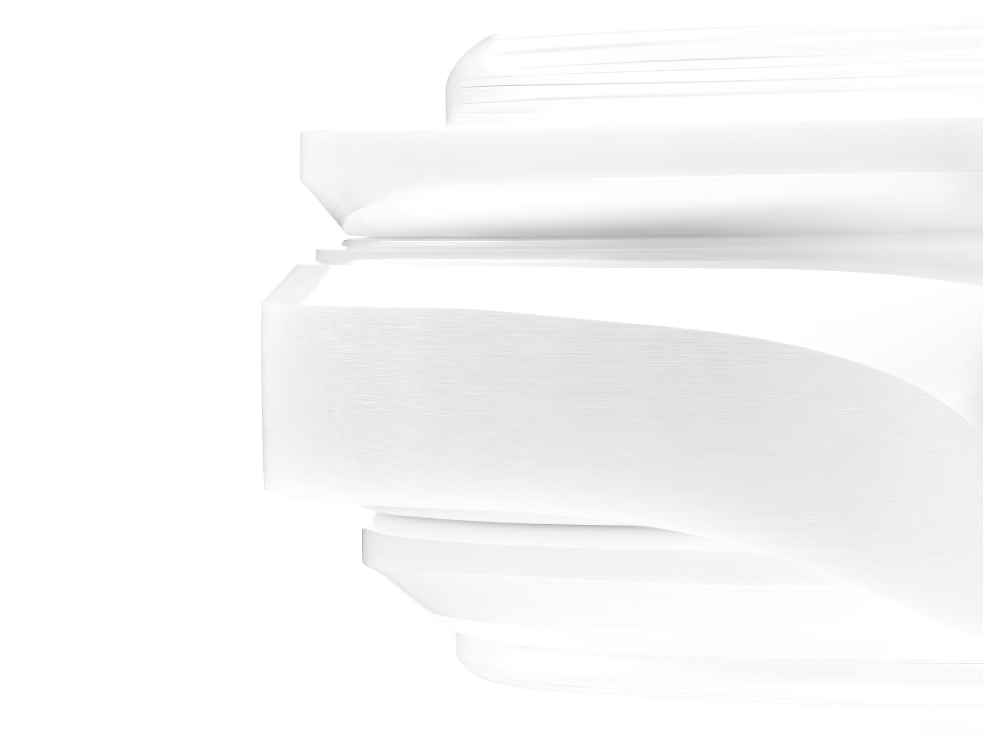 近年腕錶的形狀設計日益特殊,所以可以製造複雜形狀的3D射出成形技術也被大量的應用在成形階段,並搭配成形後的切削工序以增加成品的多樣性。