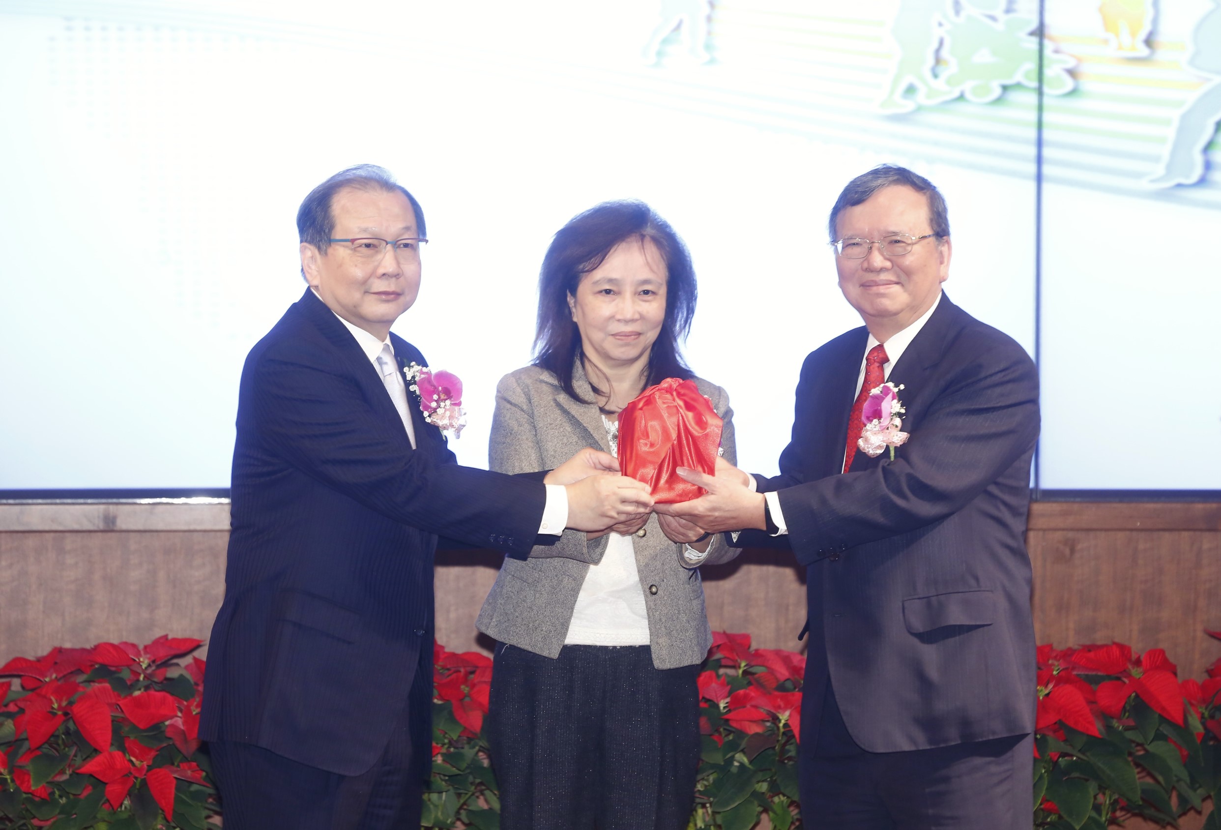 配合政策、鞏固獲利　中華電信新老董鄭優挑戰大