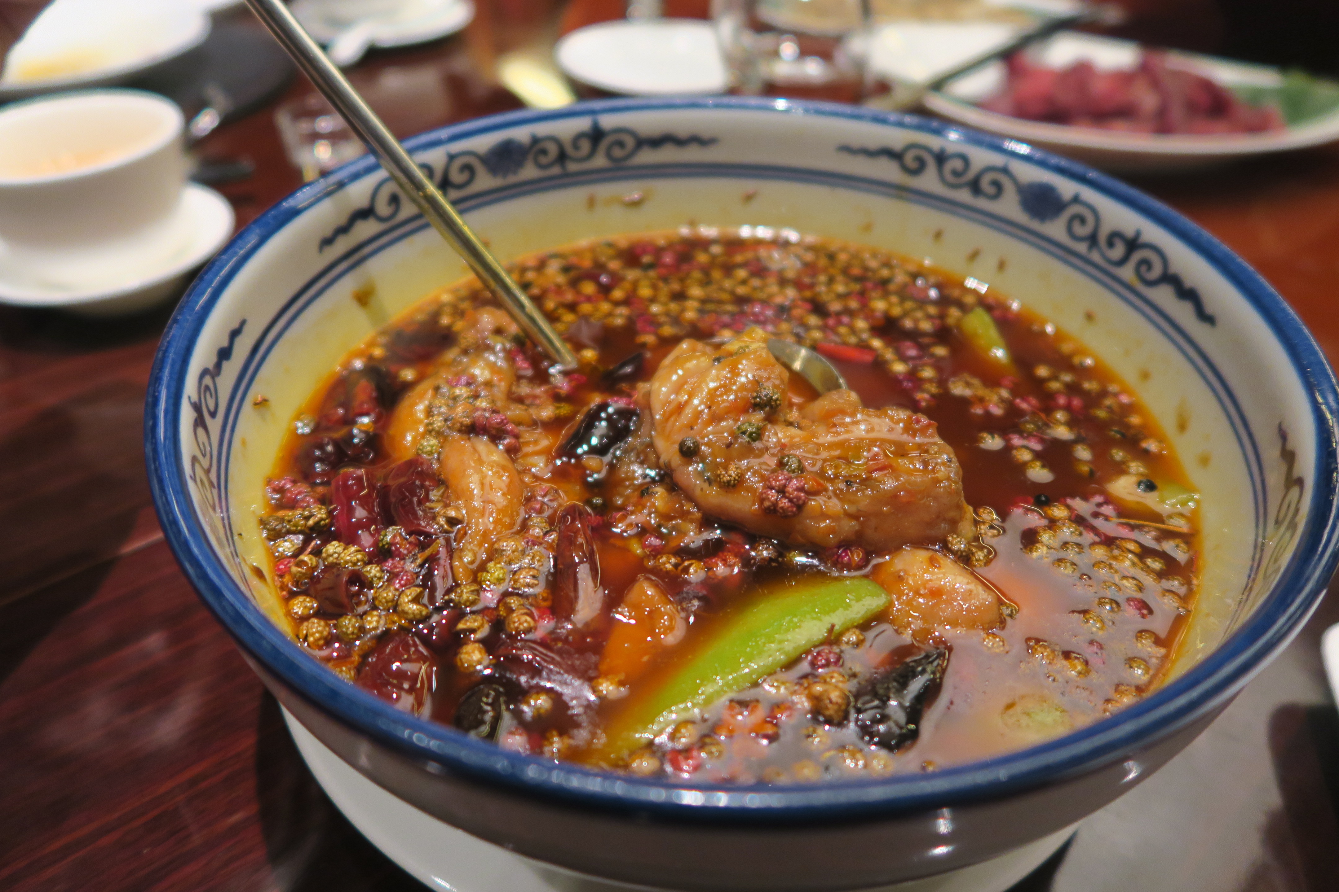 「米椒蛙仔」是劉波平的廚界大飯店的招牌菜，每天要賣出近300隻田雞，辣度排名第一。
