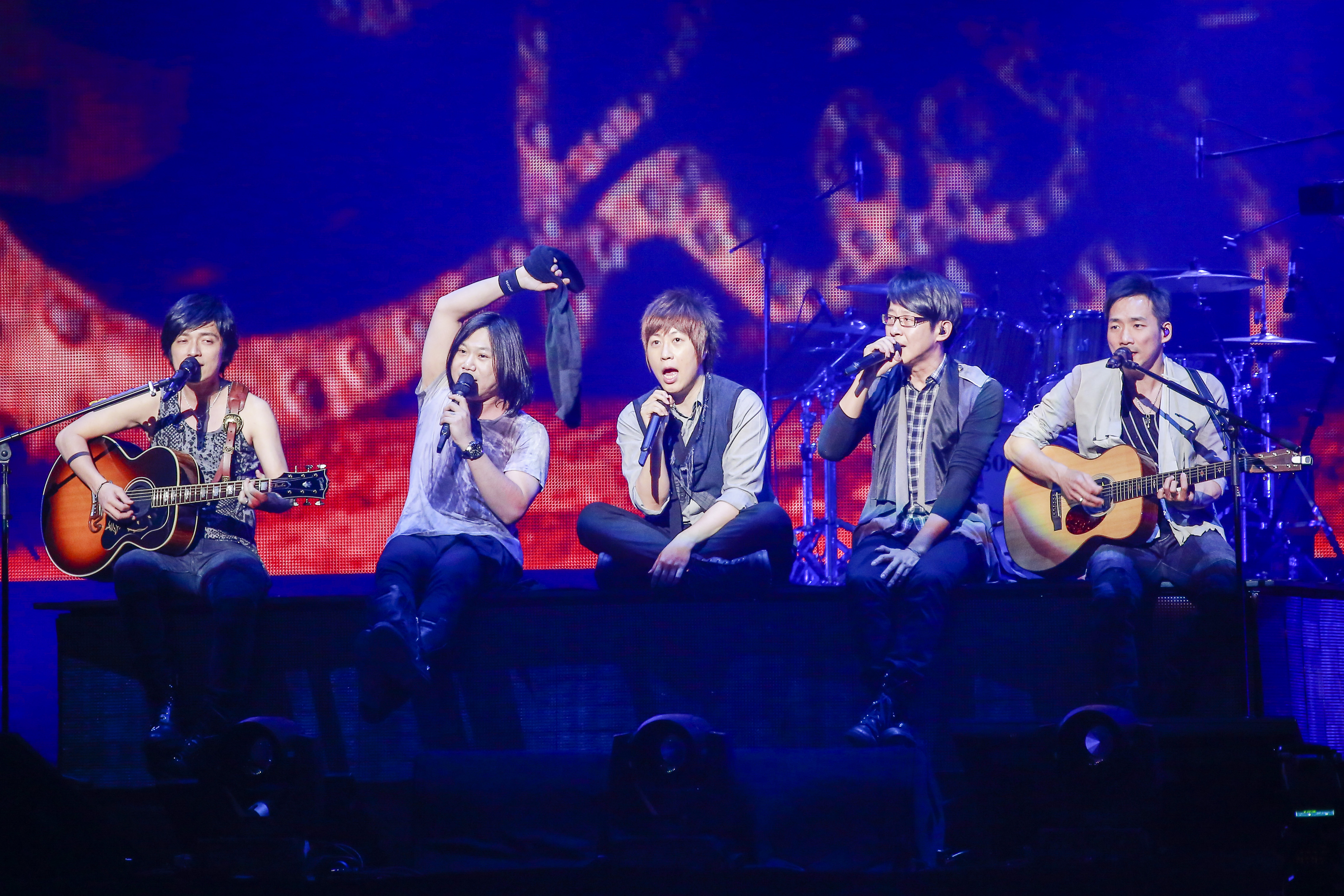 五月天復刻演出諾亞方舟　怪獸搖屁屁