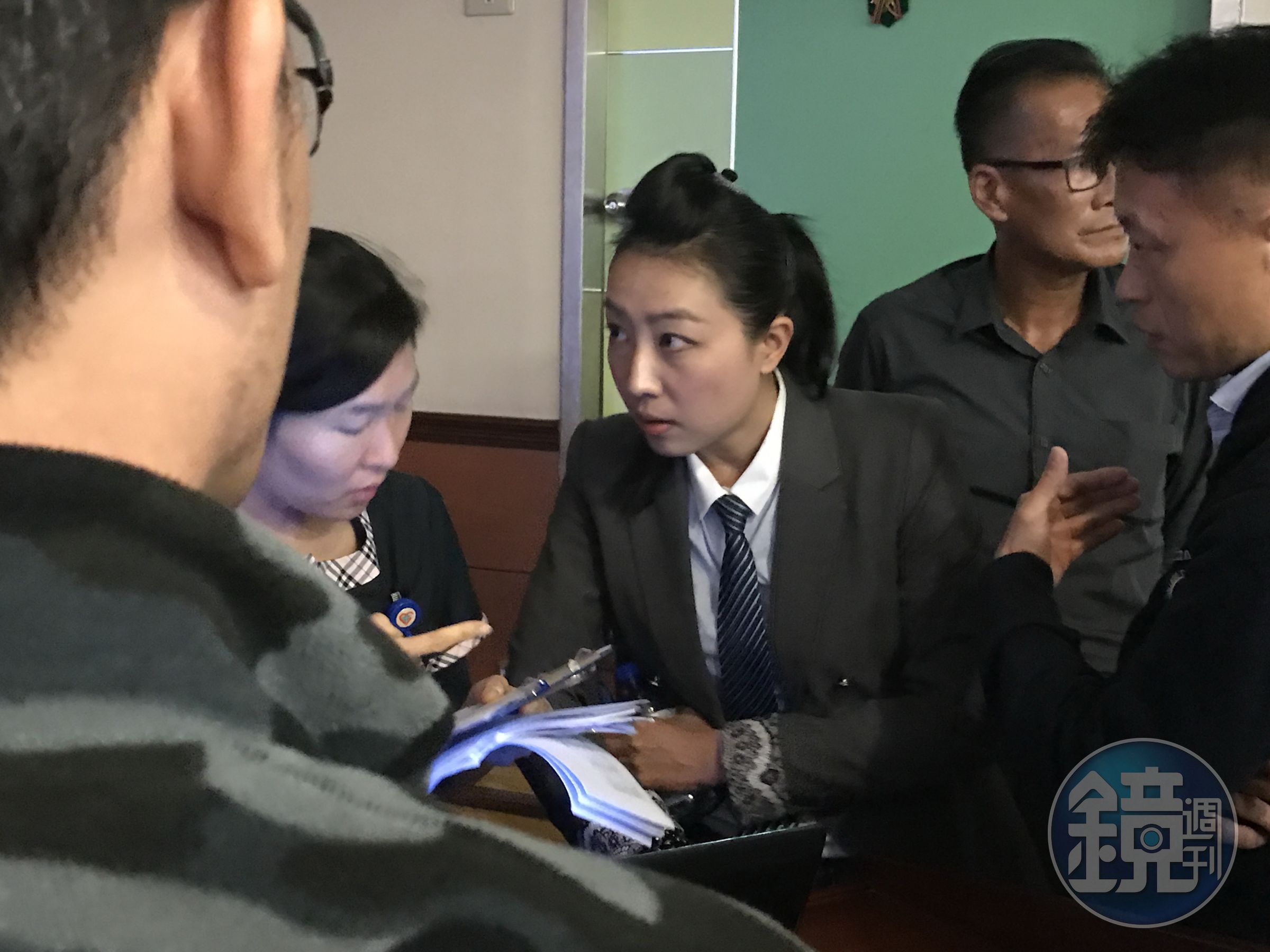 國仁醫院執行長鍾佳蓉出面協調廠商，希望大家協助醫院度過難關。