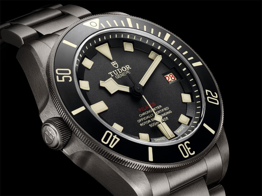 左撇子看這邊！帝舵推出Pelagos LHD腕錶，左置錶冠很搶眼之外，俗稱「輪盤」的雙色交替顯示數字也很有特色。