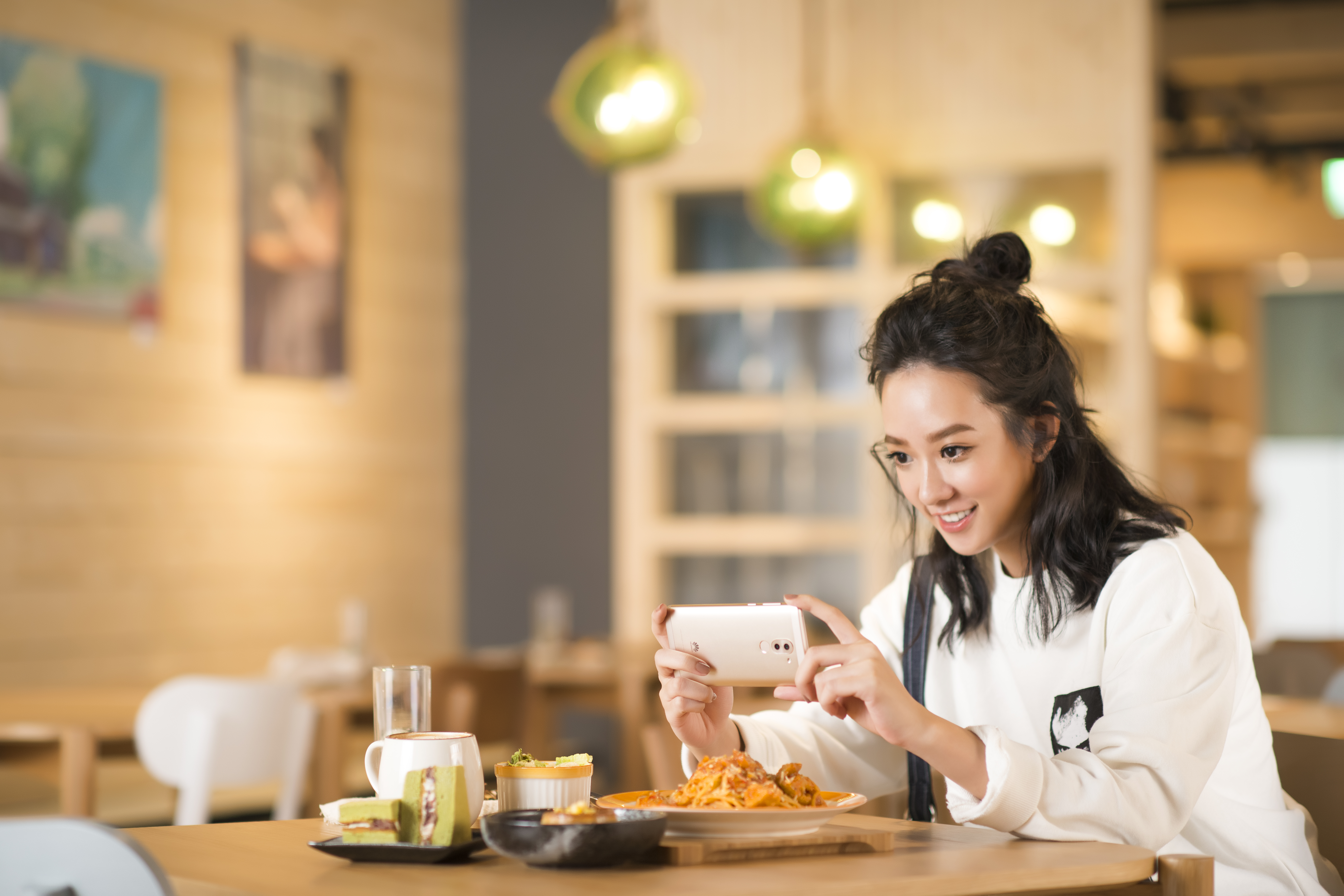 孟耿如　一指拍出意境美