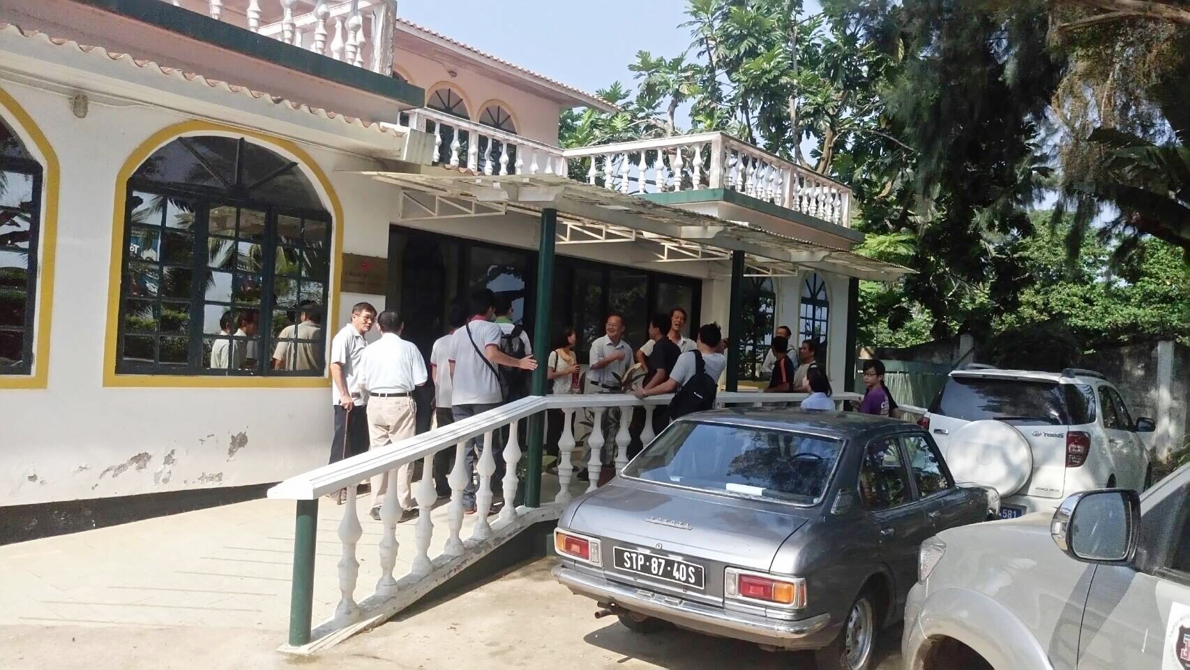 【台聖斷交】獨家現場直擊　我駐聖大使館前聚人潮