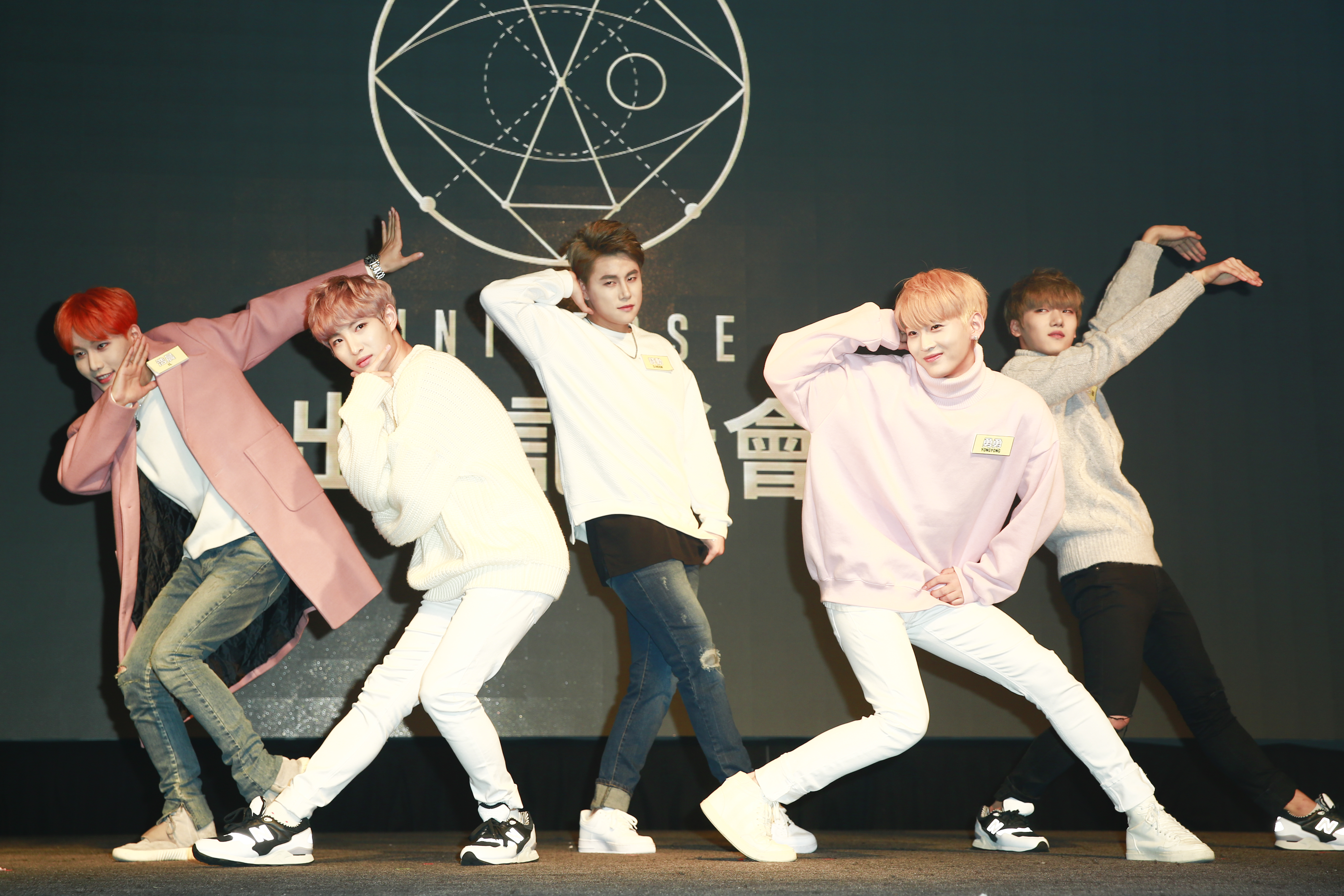 韓團世界少年台灣出道 見李毓芬直稱好漂亮