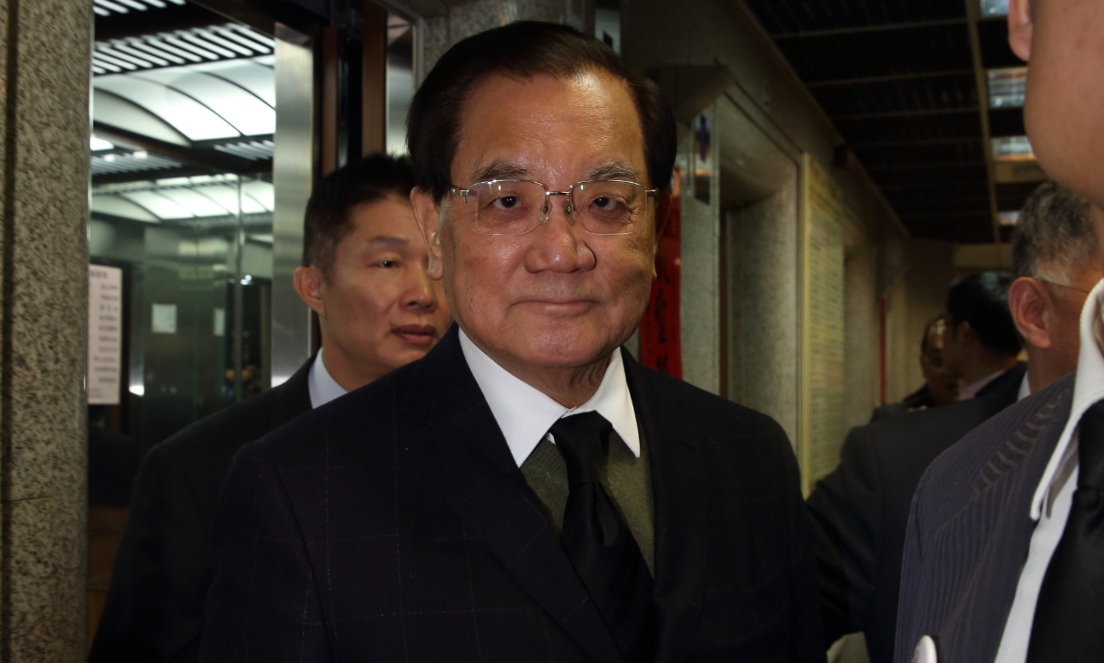 丁守中翻舊帳酸靠爸　連戰氣炸：別踩我們屍體往上爬