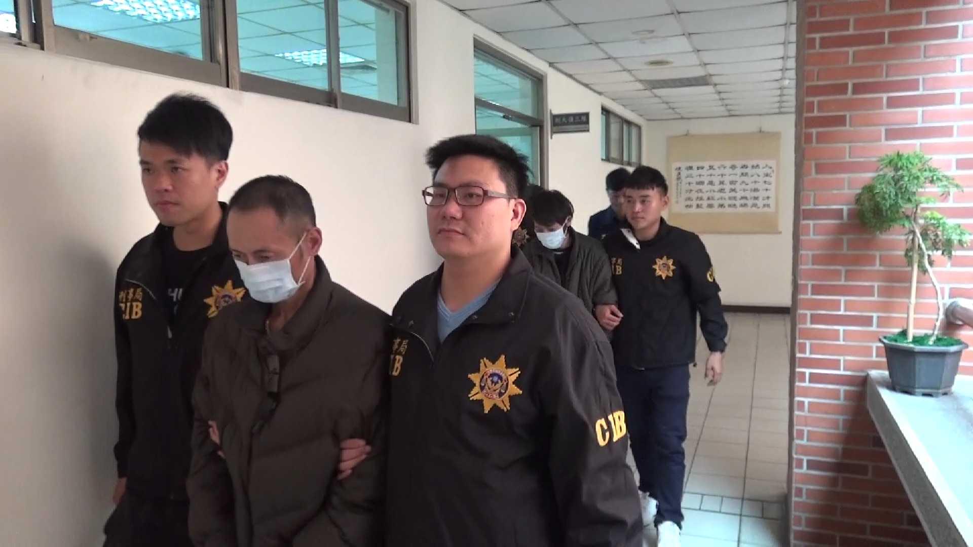 國中學歷的方姓嫌犯。