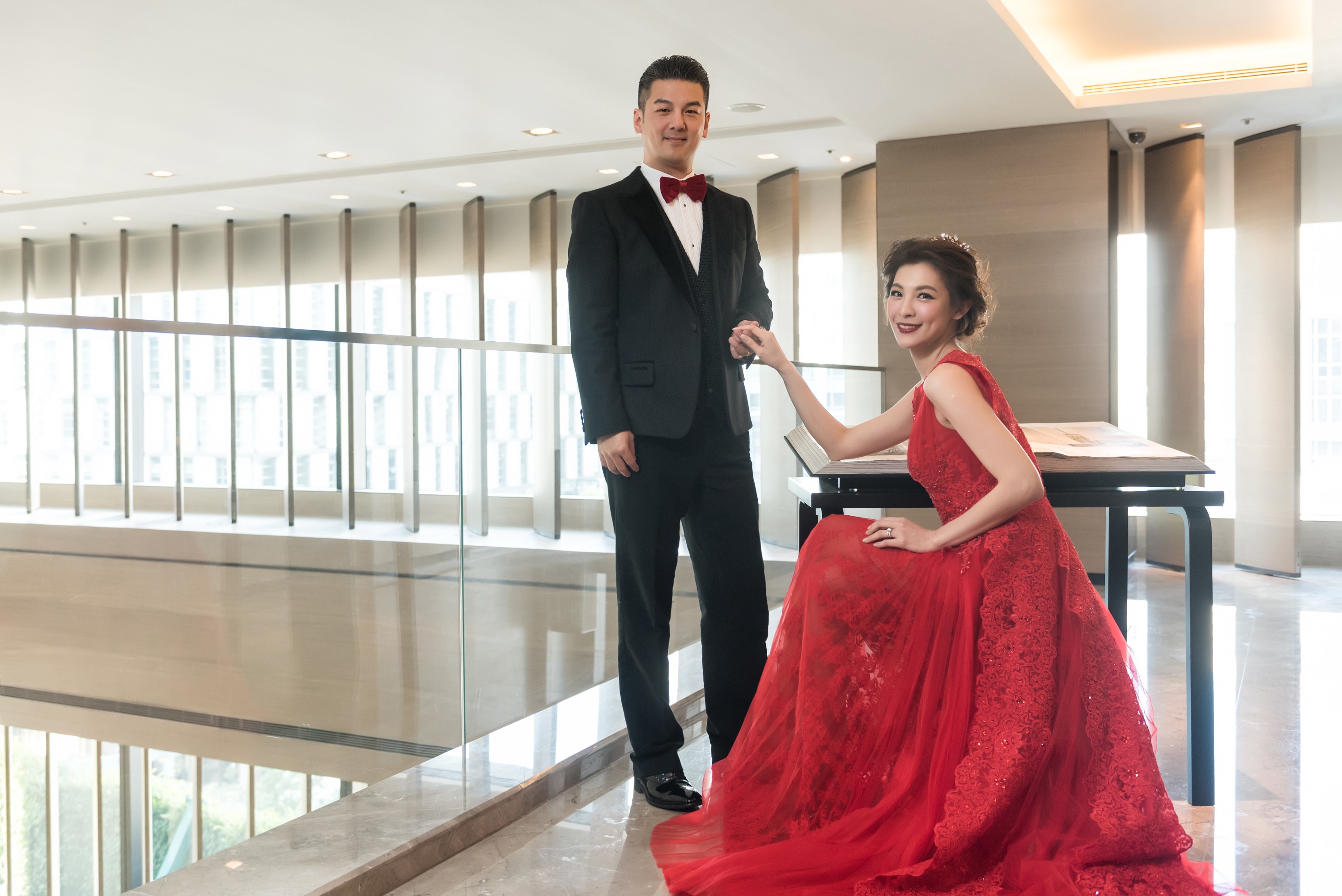 林若亞披12尺長白紗　耶誕節嫁孫志浩