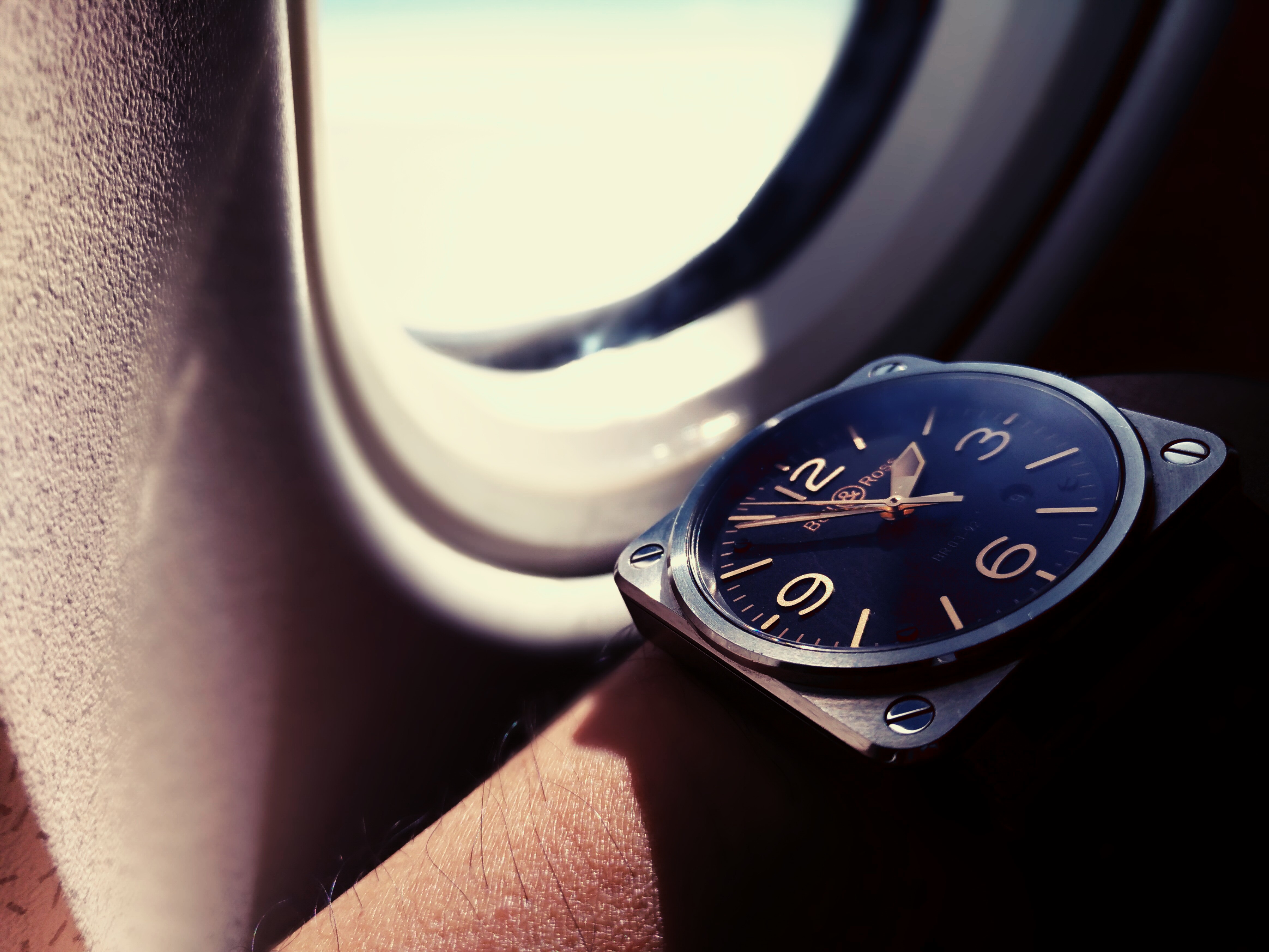 【無修正試戴】 經濟艙門檻，駕駛艙氛圍！BELL & ROSS BR 03 Golden Heritage自動腕錶