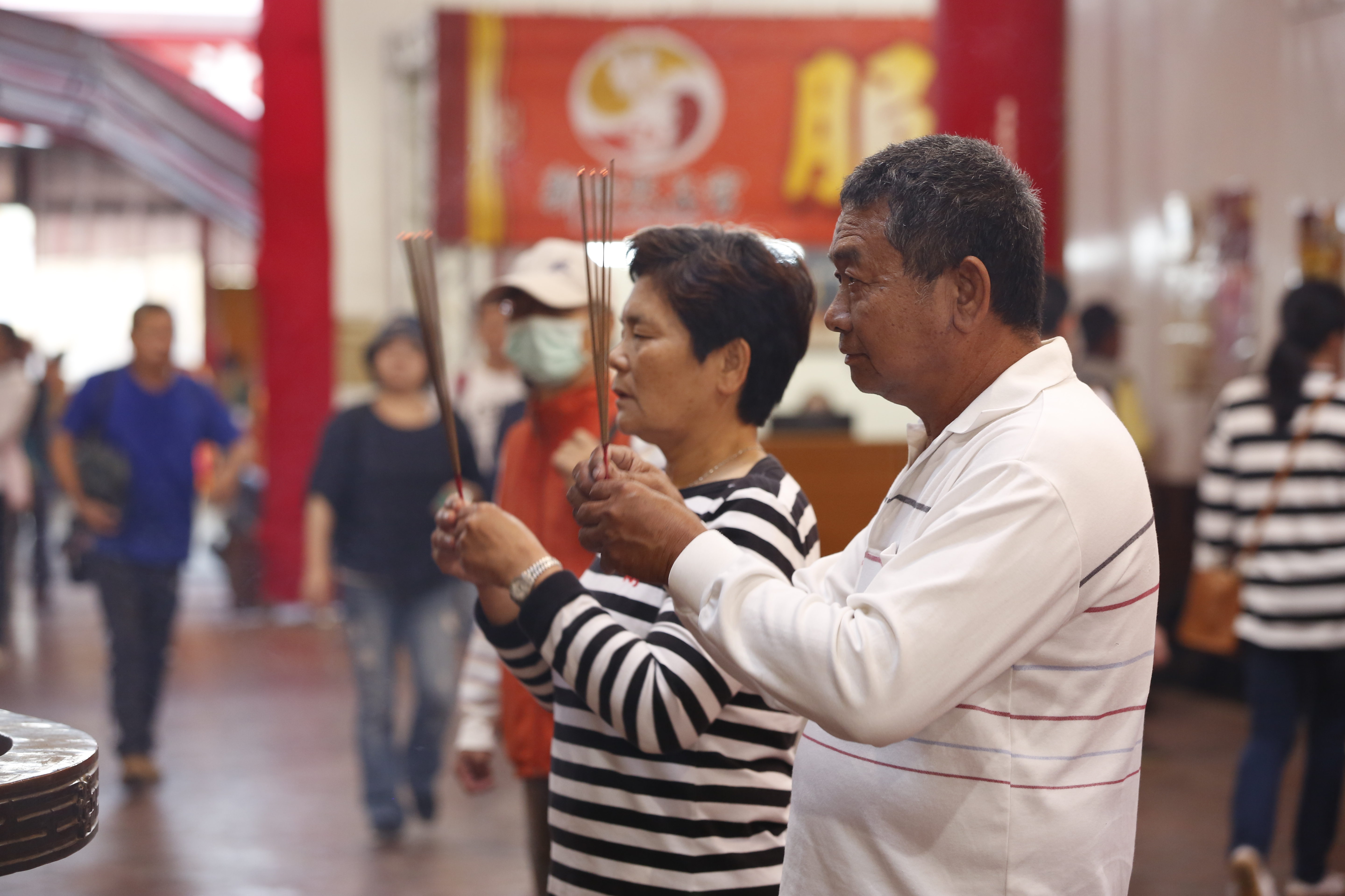 回收供品上桌　騙人騙神明