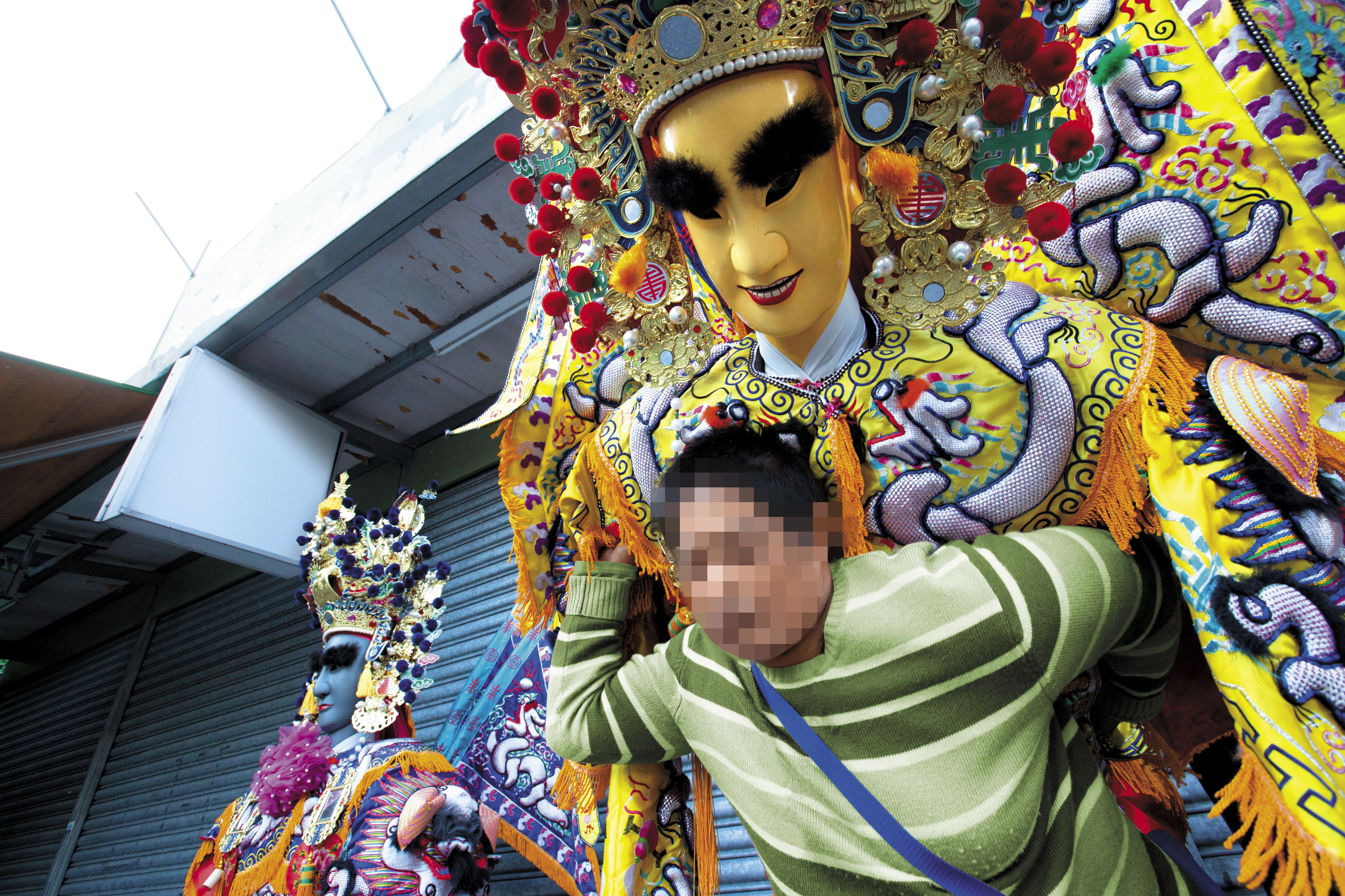 阿銘篤信道教,更將5年前 那場大病解釋為神的旨意, 因而選擇挺身而出發聲。