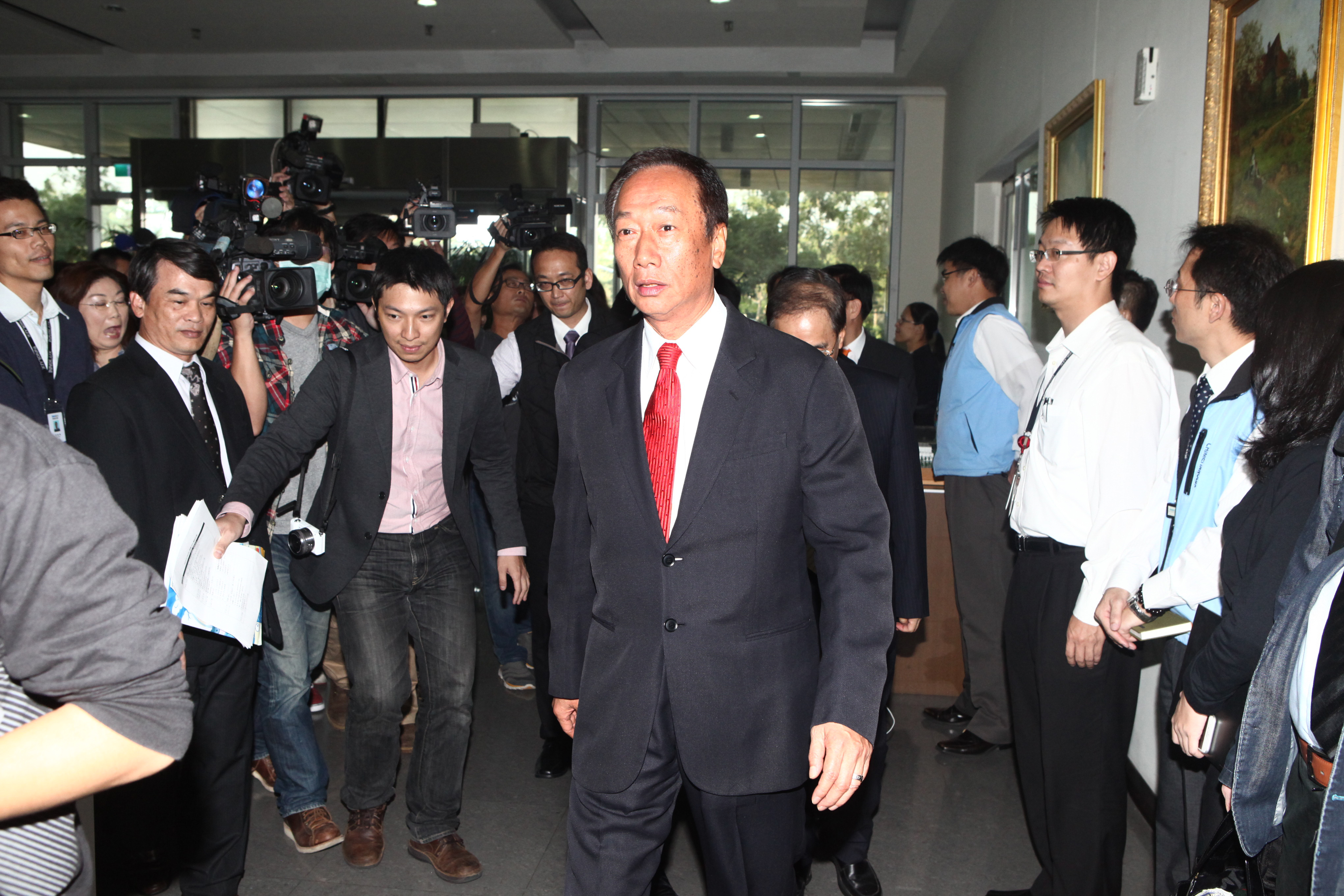 要玩就玩最大的！　郭台銘父子砸145億做了這件事