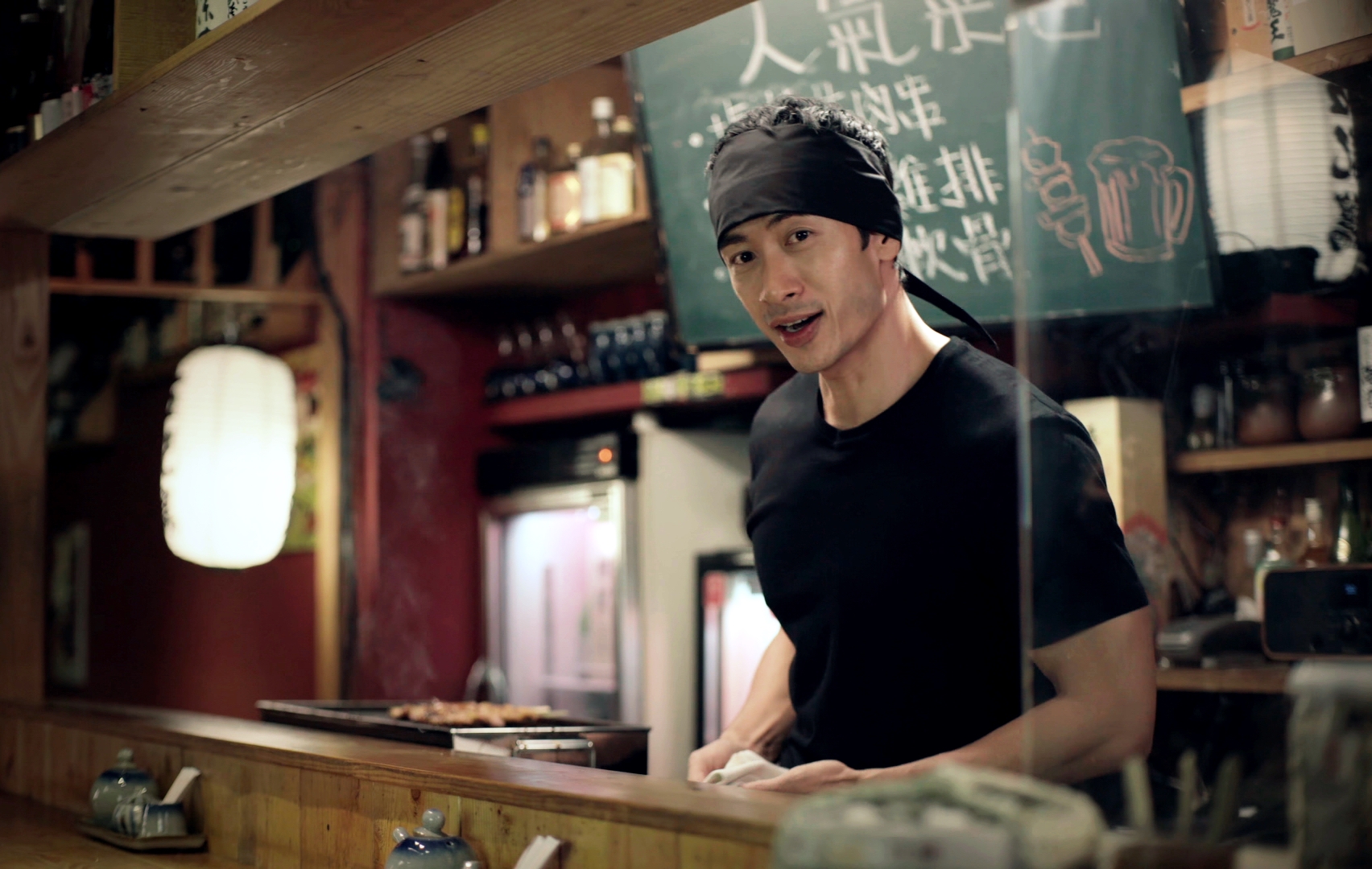 「肌皇」封肉拍微電影　路斯明孤單跨年