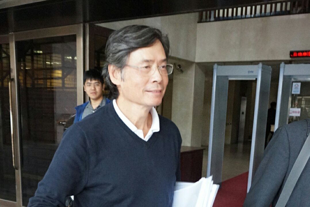 作家馮光遠在臉書暗指金溥聰是男妓,遭判罰金5000元確定。