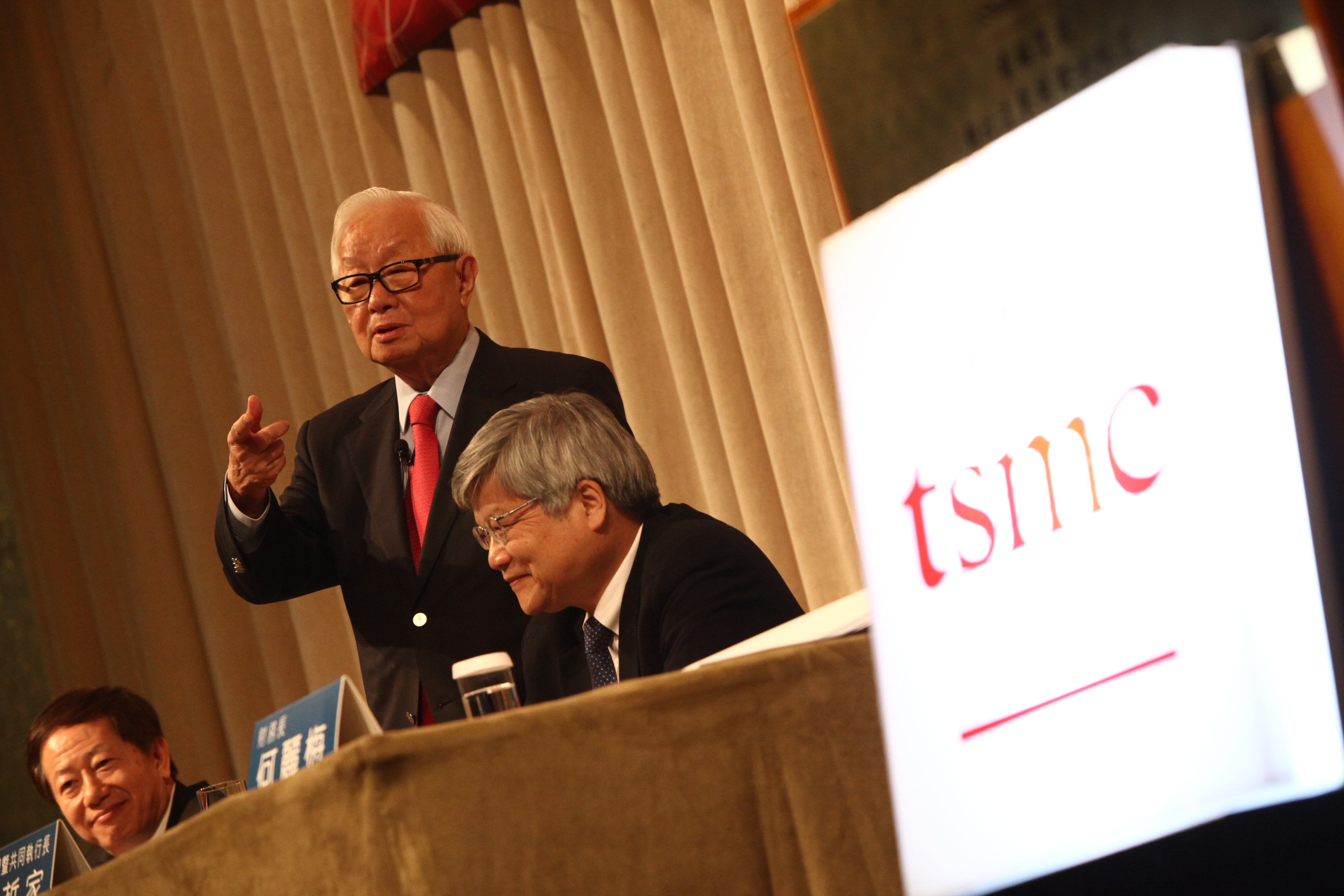 【台積電收賄弊案】新聞連環爆　這幾件事困擾著張忠謀