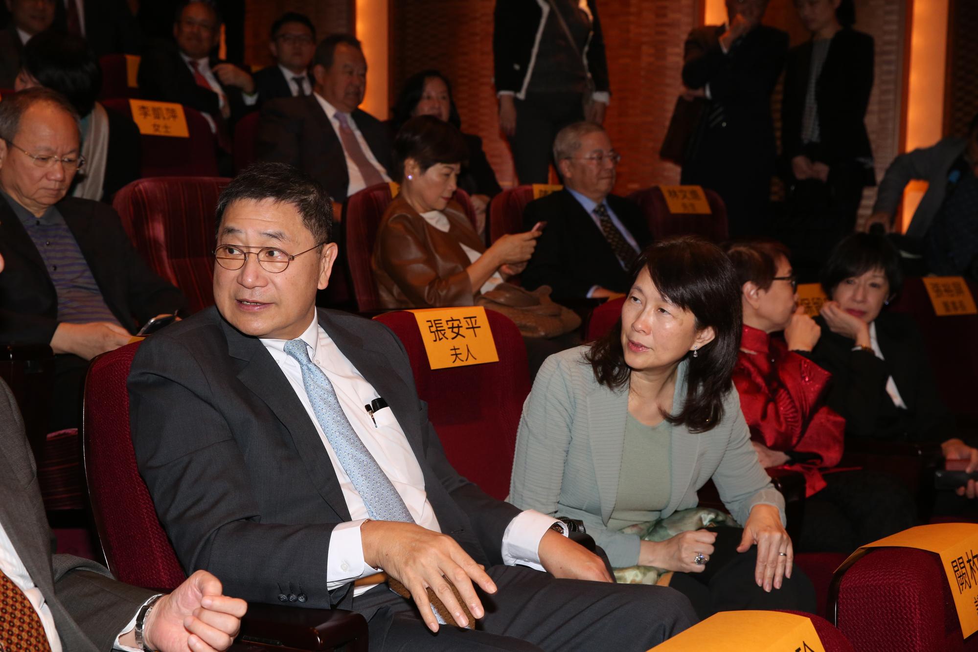 駱錦明和辜家有深交，辜家女婿張安平也偕夫人一同前來祝賀。