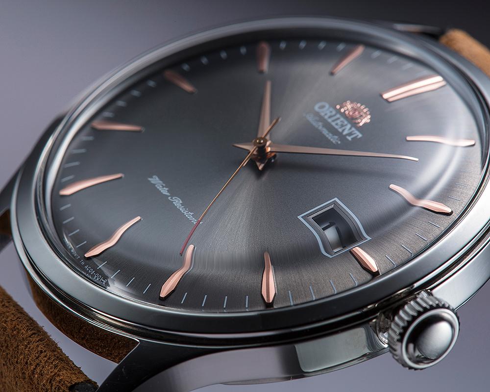 ORIENT Date II自動腕錶採用新的46II自製機芯，面盤、錶殼作工都很有水準。建議售價NT$8,400。