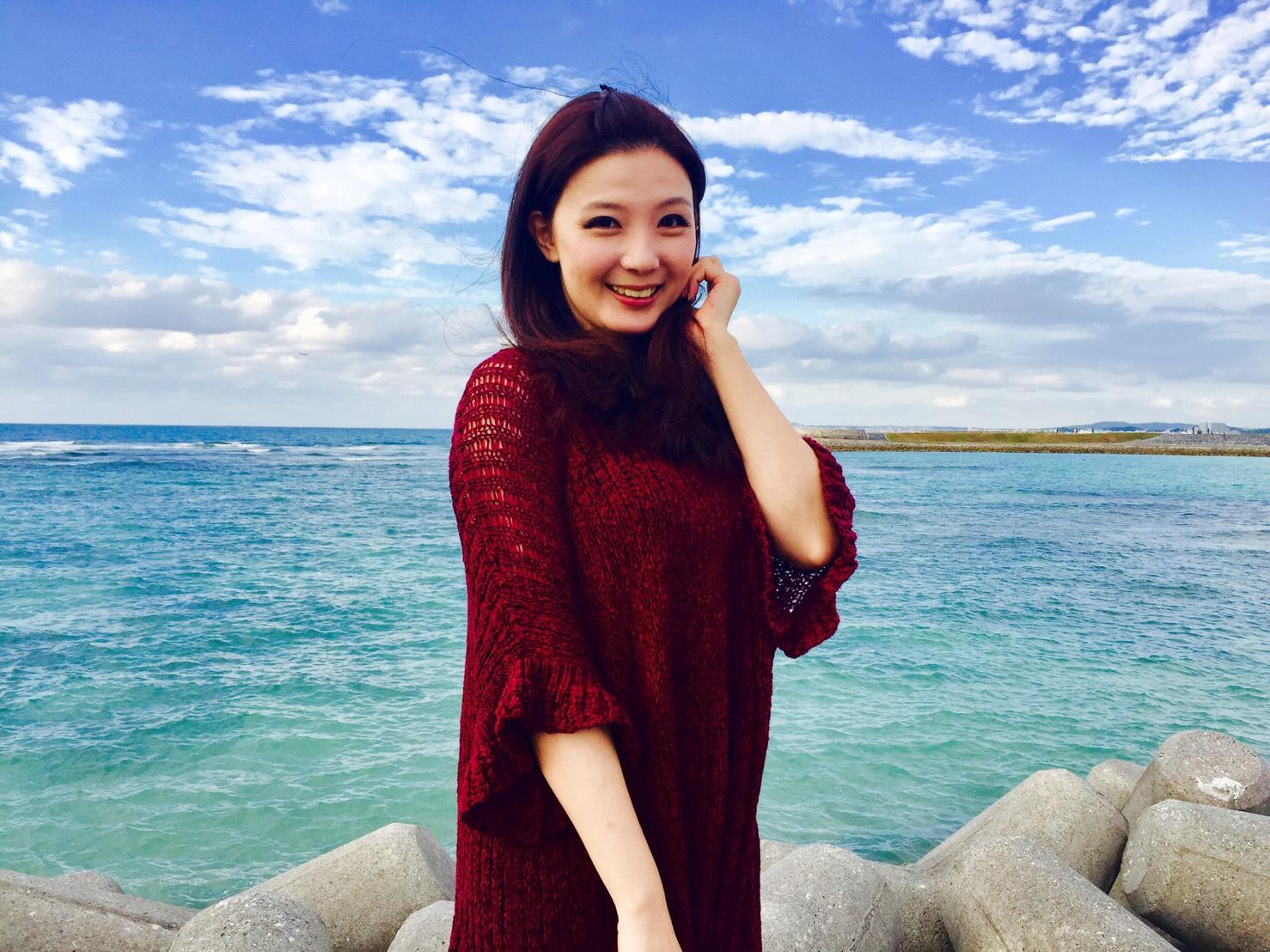 在海邊長大的梨梨亞，來台讀書後從此愛上這片土地，選擇留在台灣當藝人。（梨梨亞提供）