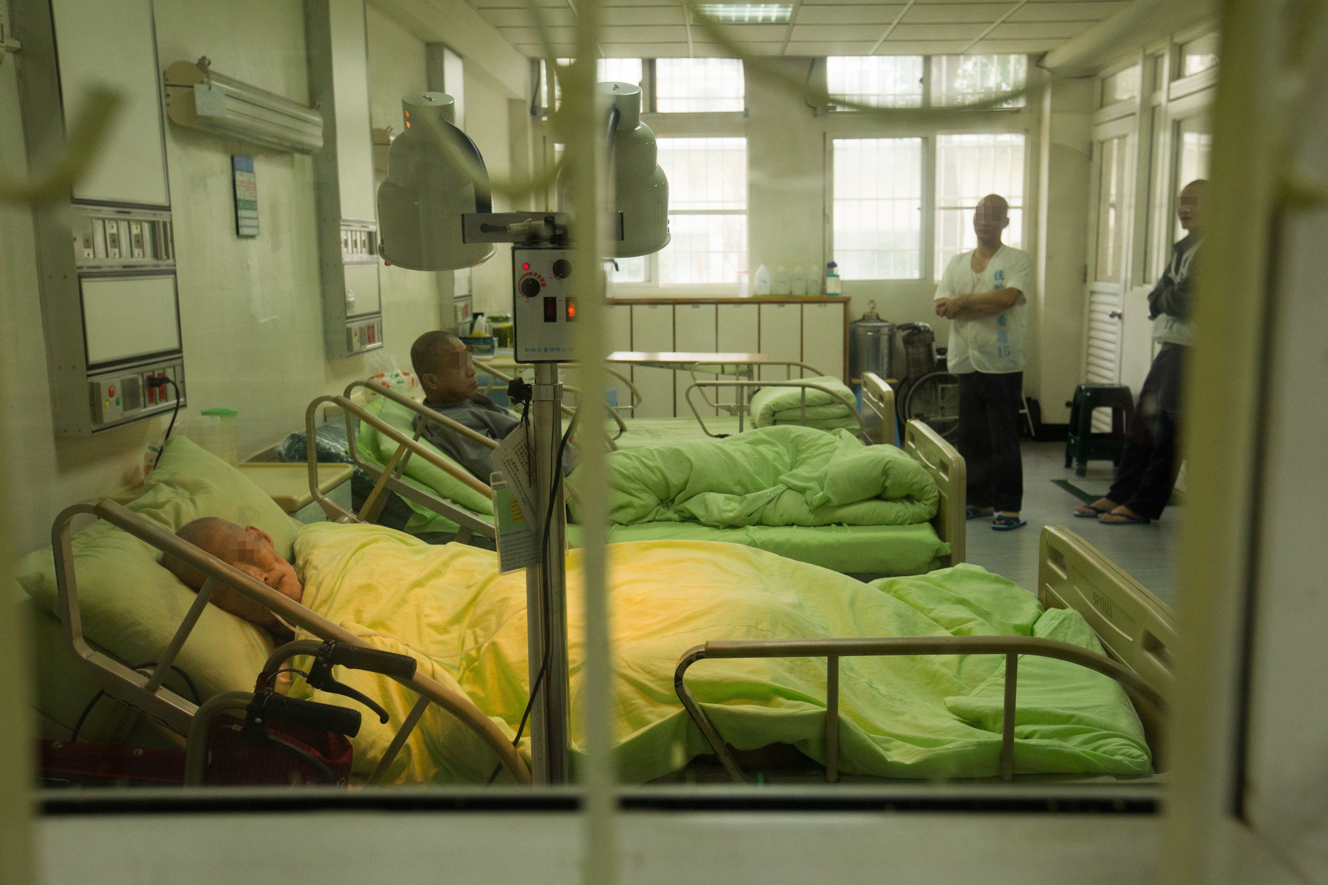 台中監獄是全國唯一擁有醫院的監獄，高齡受刑人晚年仍可在培德醫院院區內服刑。