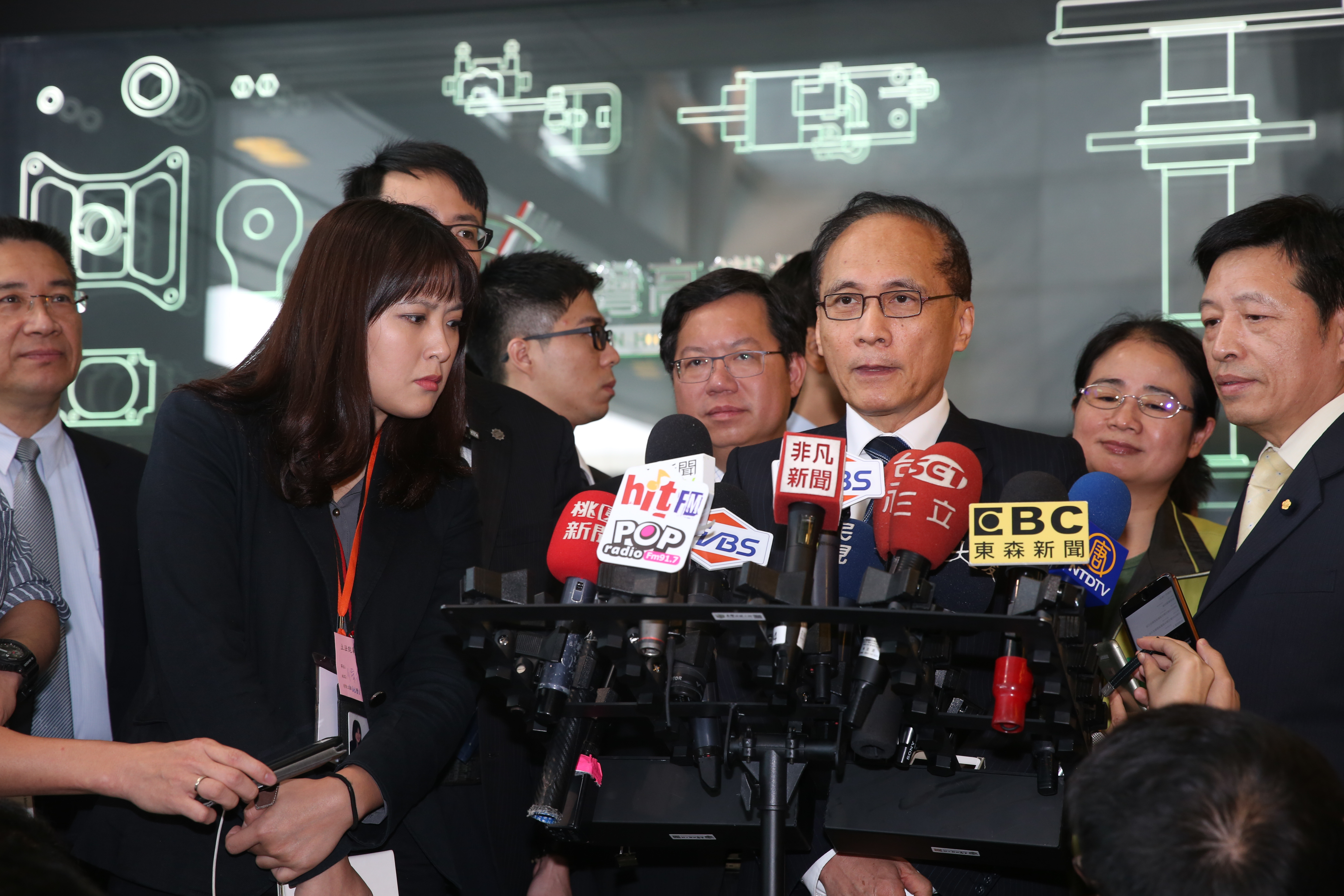 一例一休掀漲價　林全：為給勞工加薪可接受