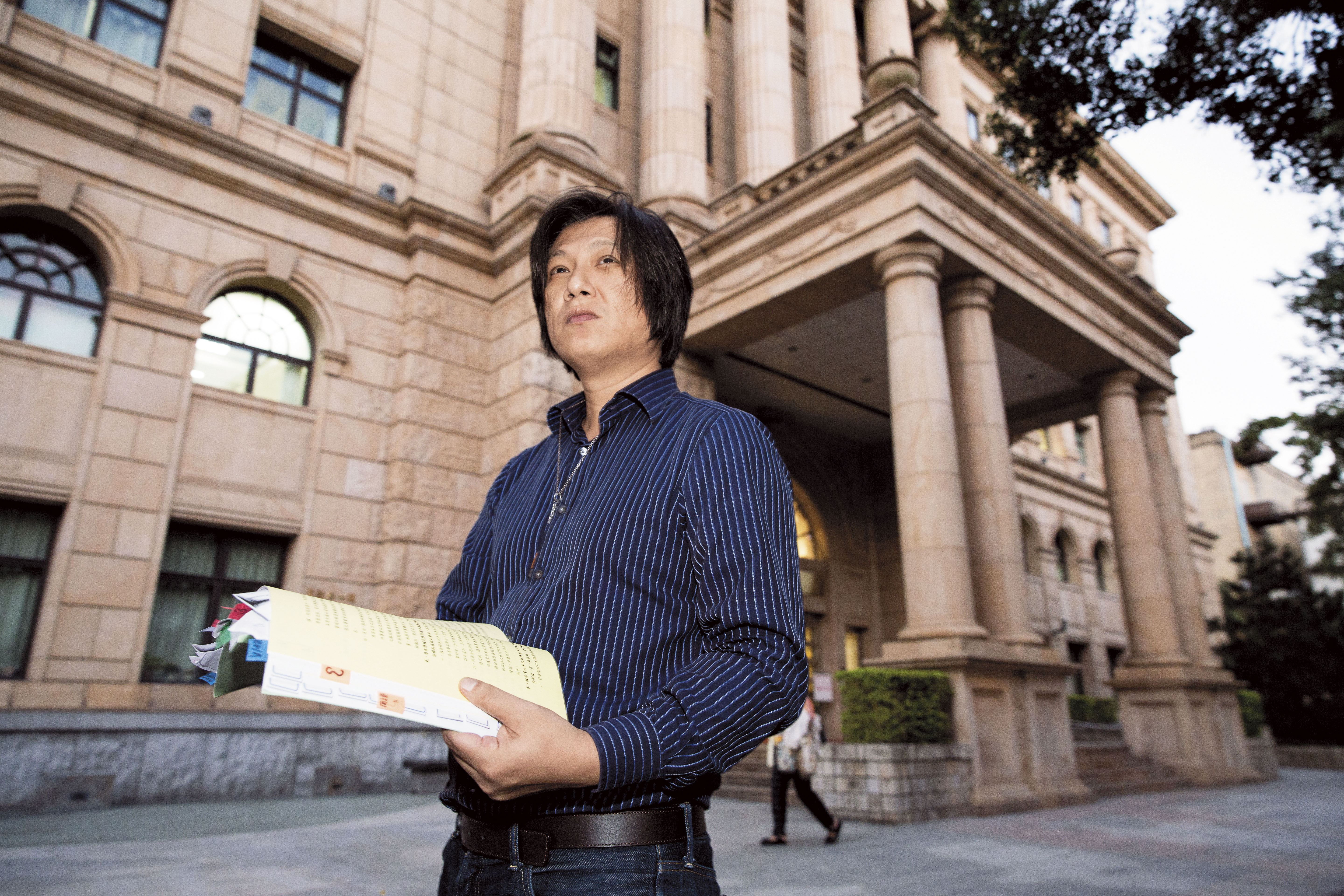 2009年溫以仁就提出官方的學歷證明文件,卻苦無媒體報導澄清。
