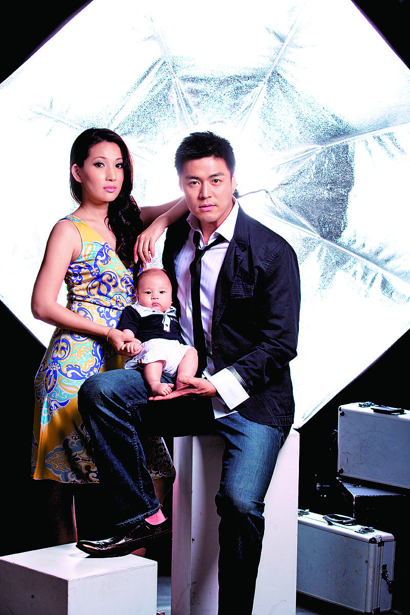 林子瑄2011年與第二任老公劉至翰離婚,兩人育有1子Q嫩,目前由她獨力撫養。