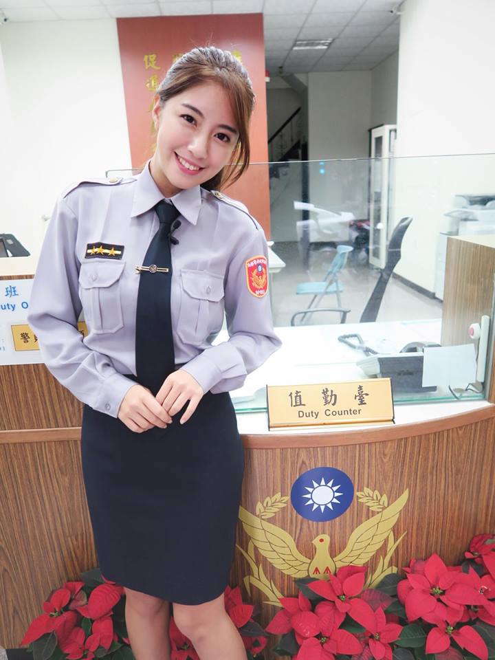 辜莞允化身俏女警,被讚「警界最美身影」。