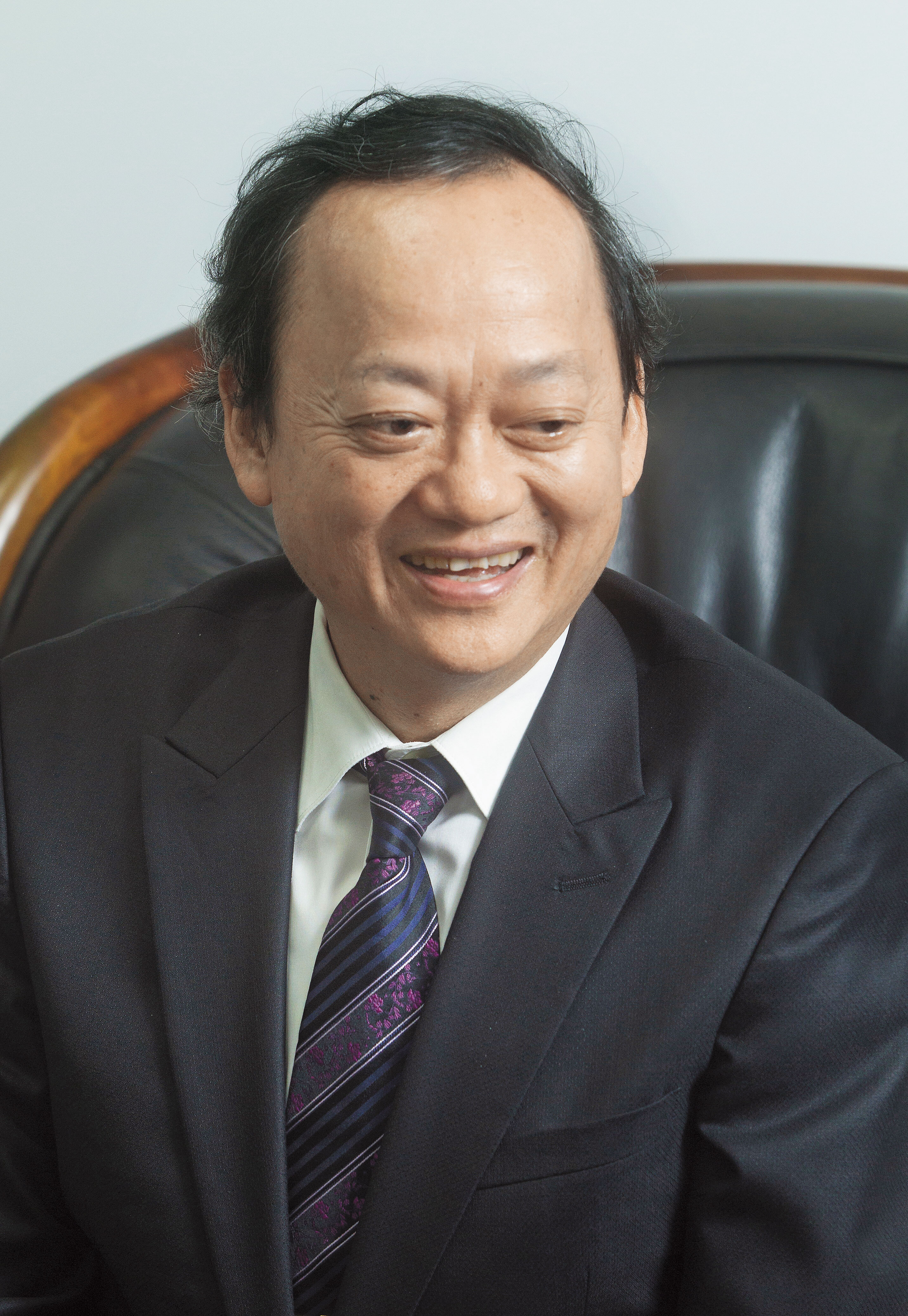 前衛生署長葉金川目前擔任台灣血液基金會董事長,屏東捐血站2015年落成時就是由他揭牌啟用。