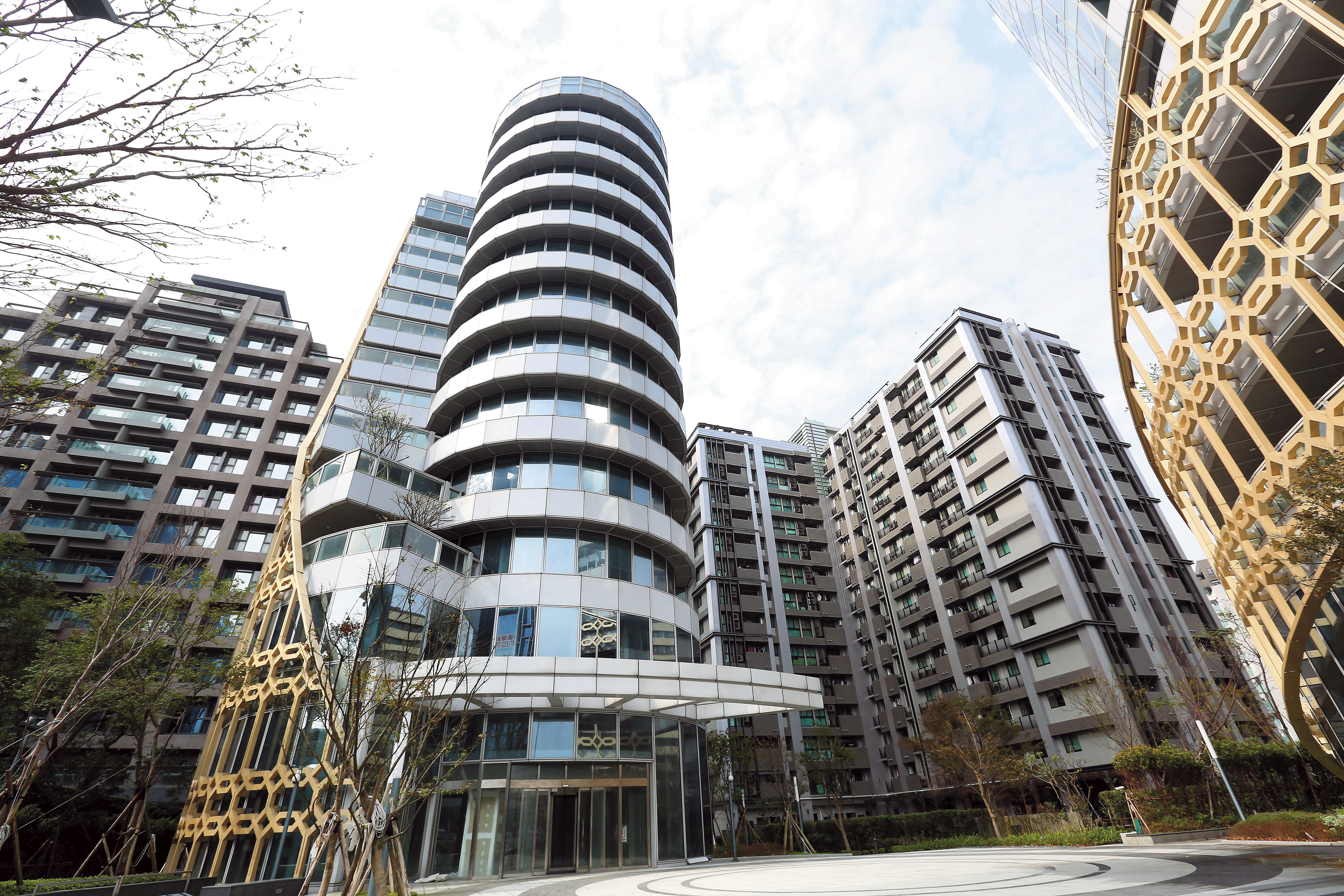 【葡萄王風暴】高價買樓、頻收回扣 葡萄王再爆弊案