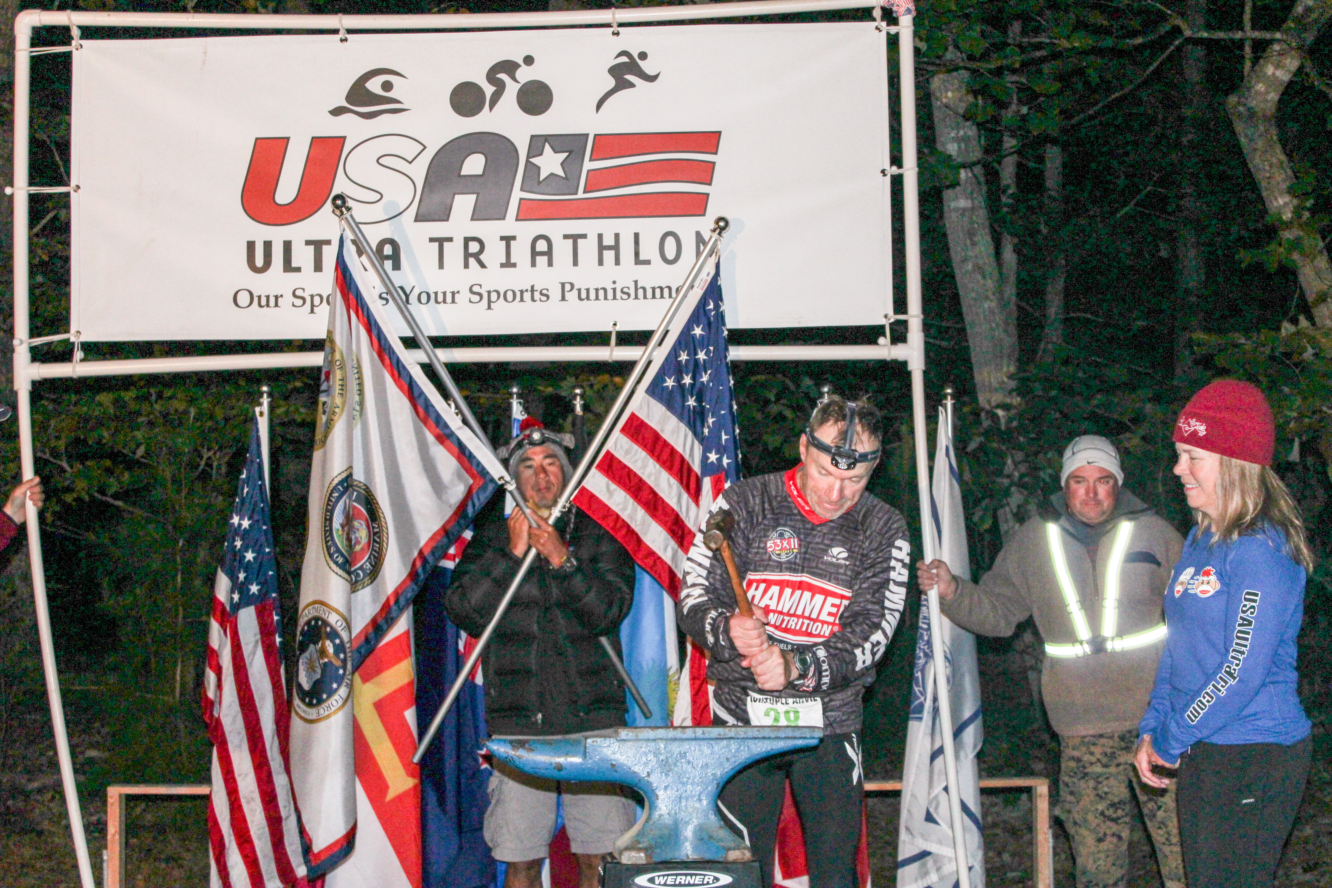 自虐還是鍛鍊? 瘋狂的五重超級鐵人三項 「沒親自參加你不會懂」