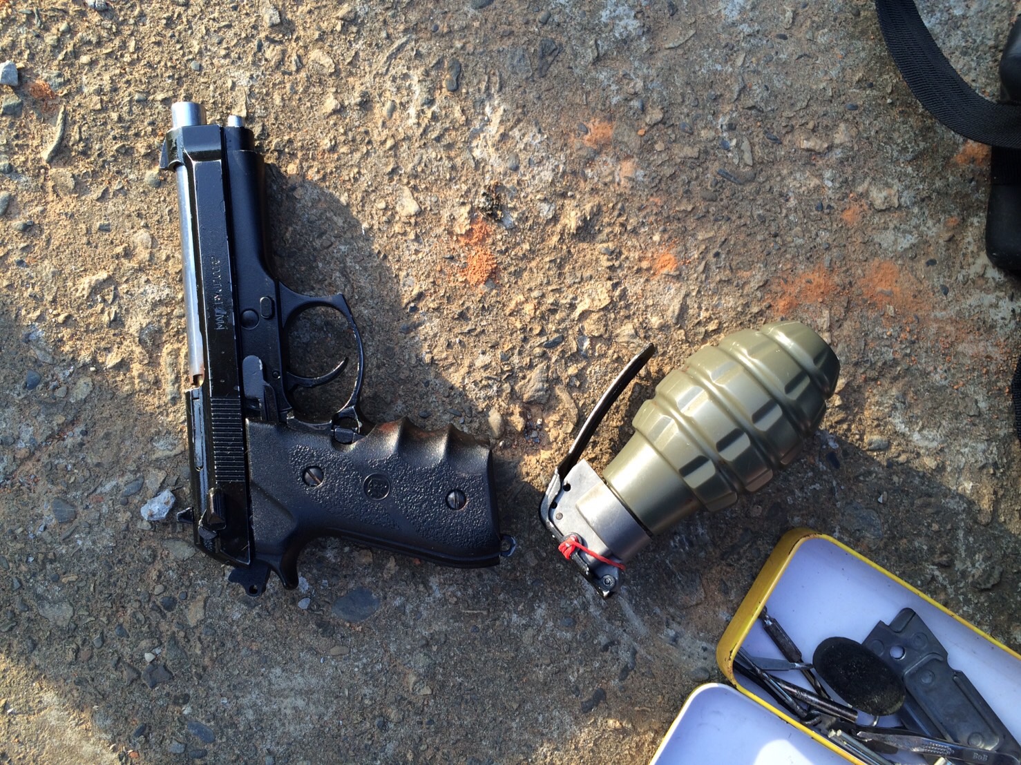 警方在清水發現犯案槍枝和手榴彈,顯示吳嫌原想與警方駁火拼鬥。