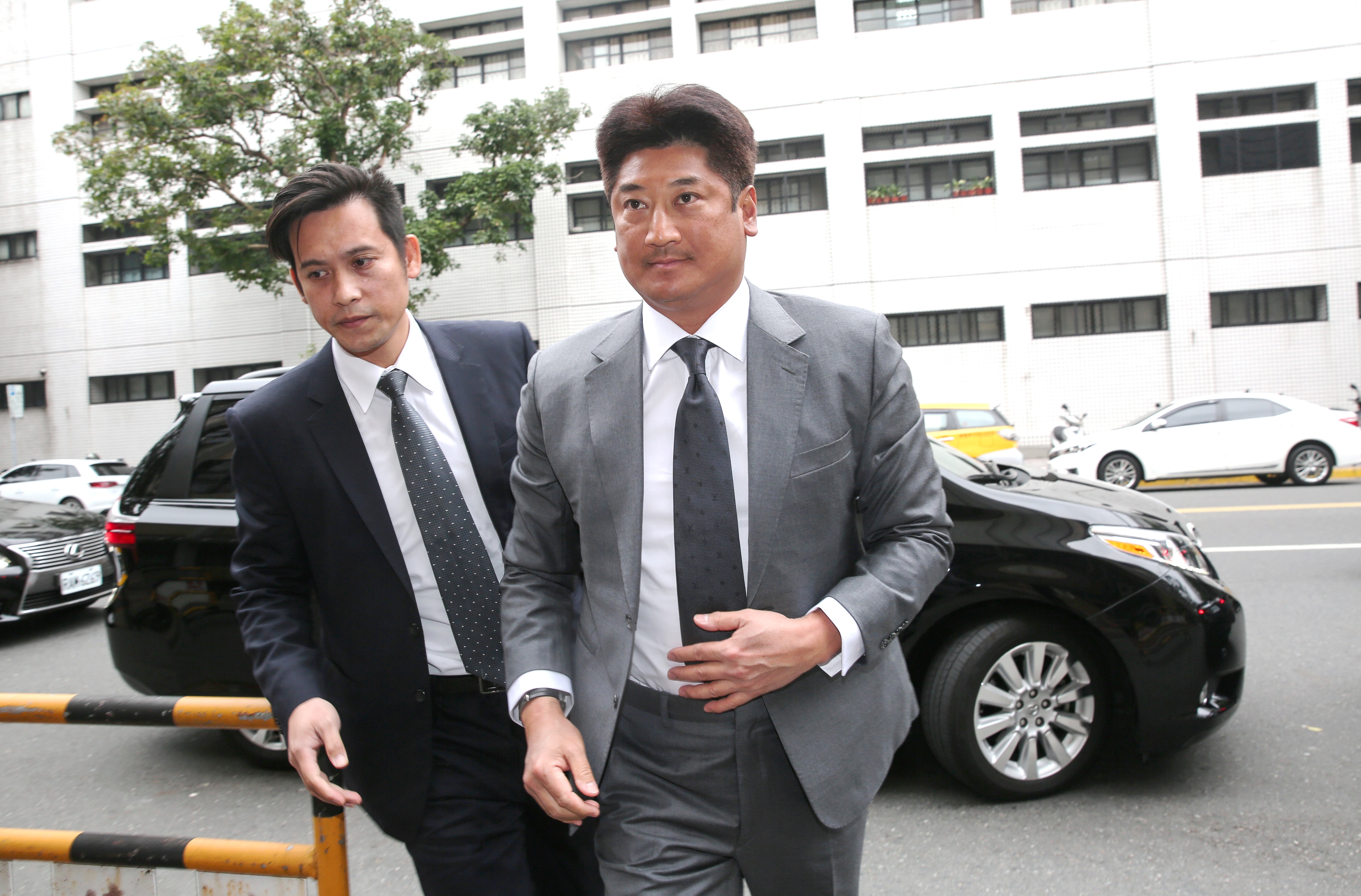 LINE揪中信金掏空內鬼　年薪7千萬還要貪