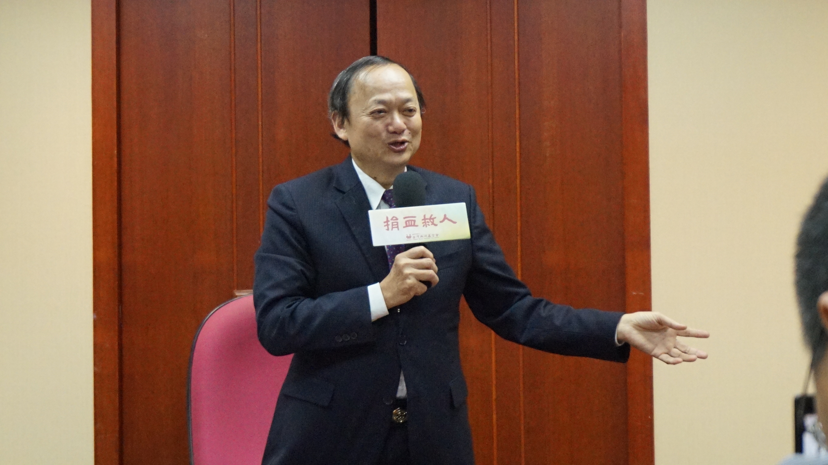 捐血中心盈餘逾億　葉金川：台大長庚賺更多