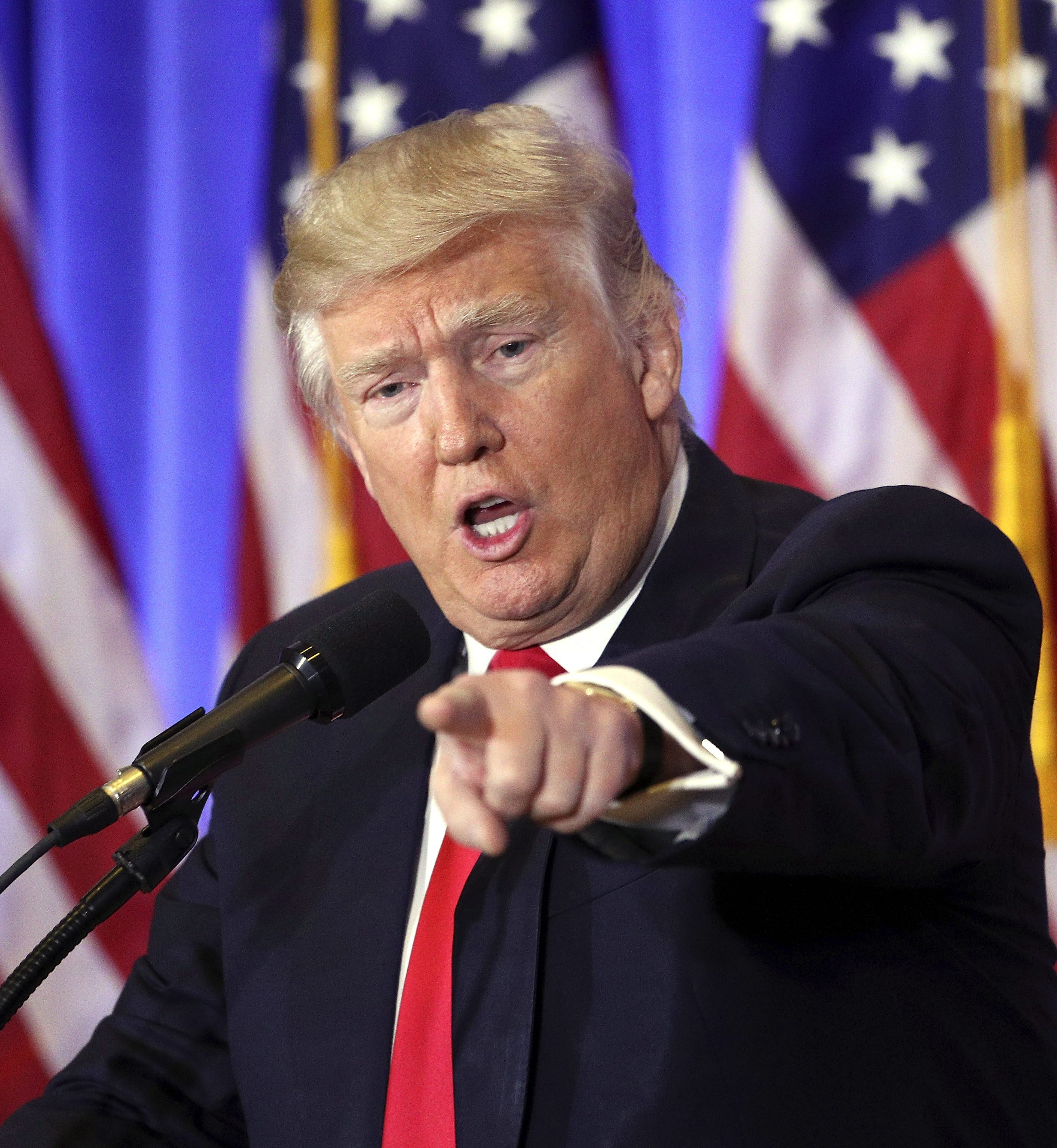 祕密檔案氣炸川普　罵媒體製造垃圾　怒斥情報機構為納粹同路人 