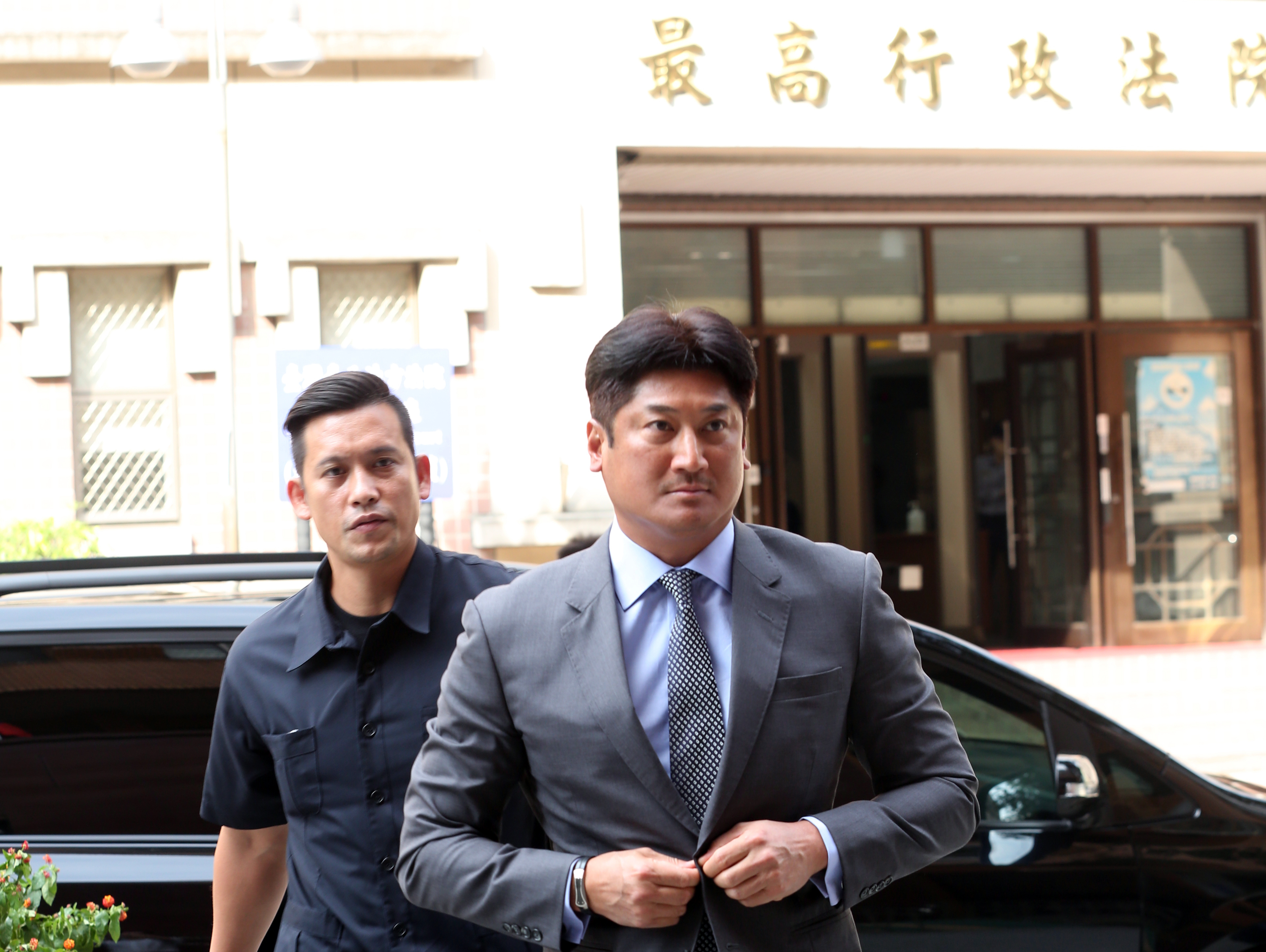 逃過內湖購地弊案　中信辜大少身上官司還剩幾樁？