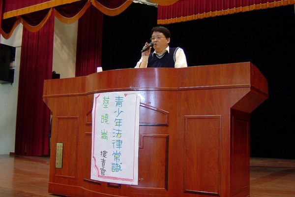 LINE爆乳清涼照釣尋芳客　檢座化身「小輪子」愛這味