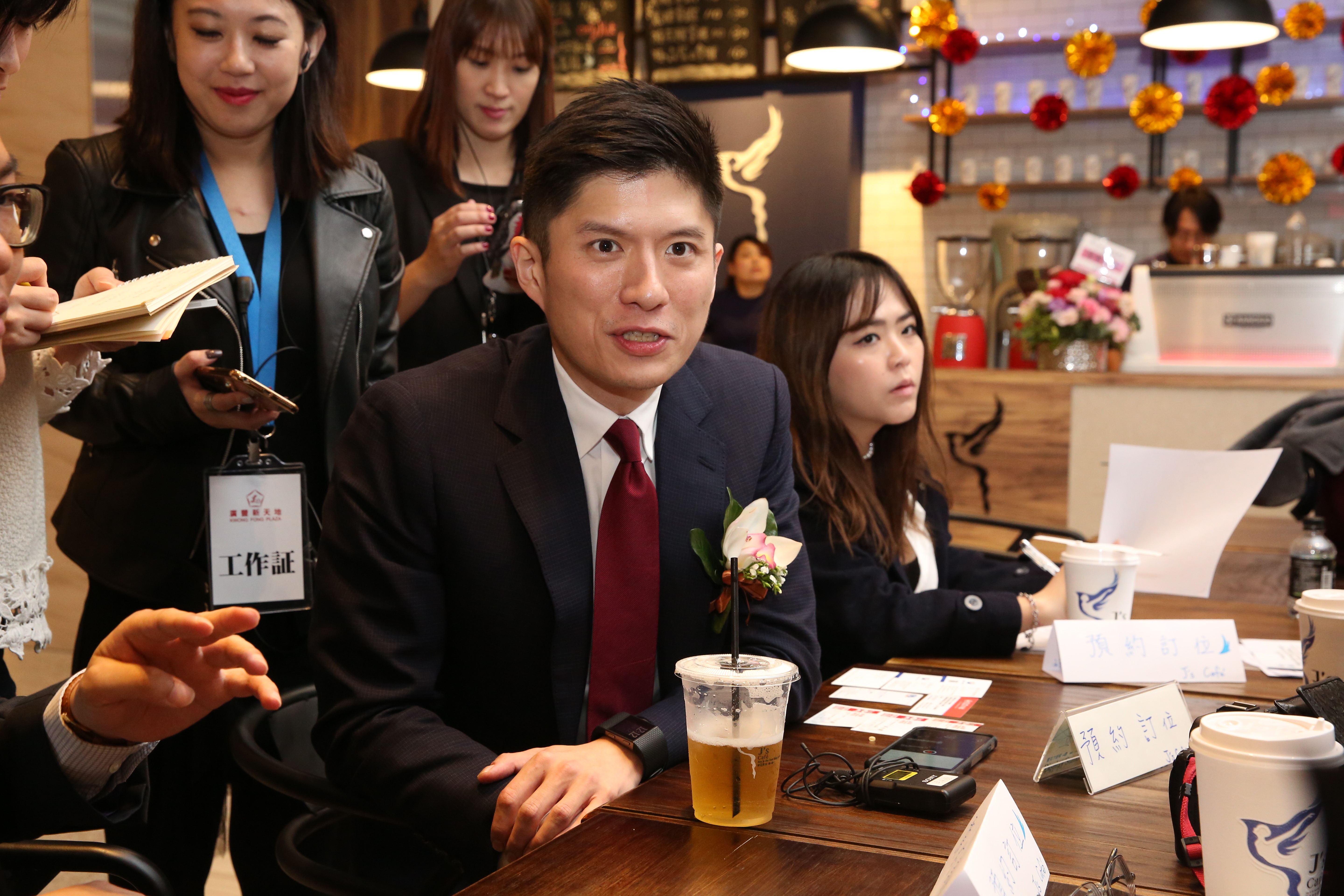 【毛巾小開拚轉型】帥氣賀錫敬桃花多　緋聞女星個個有來頭