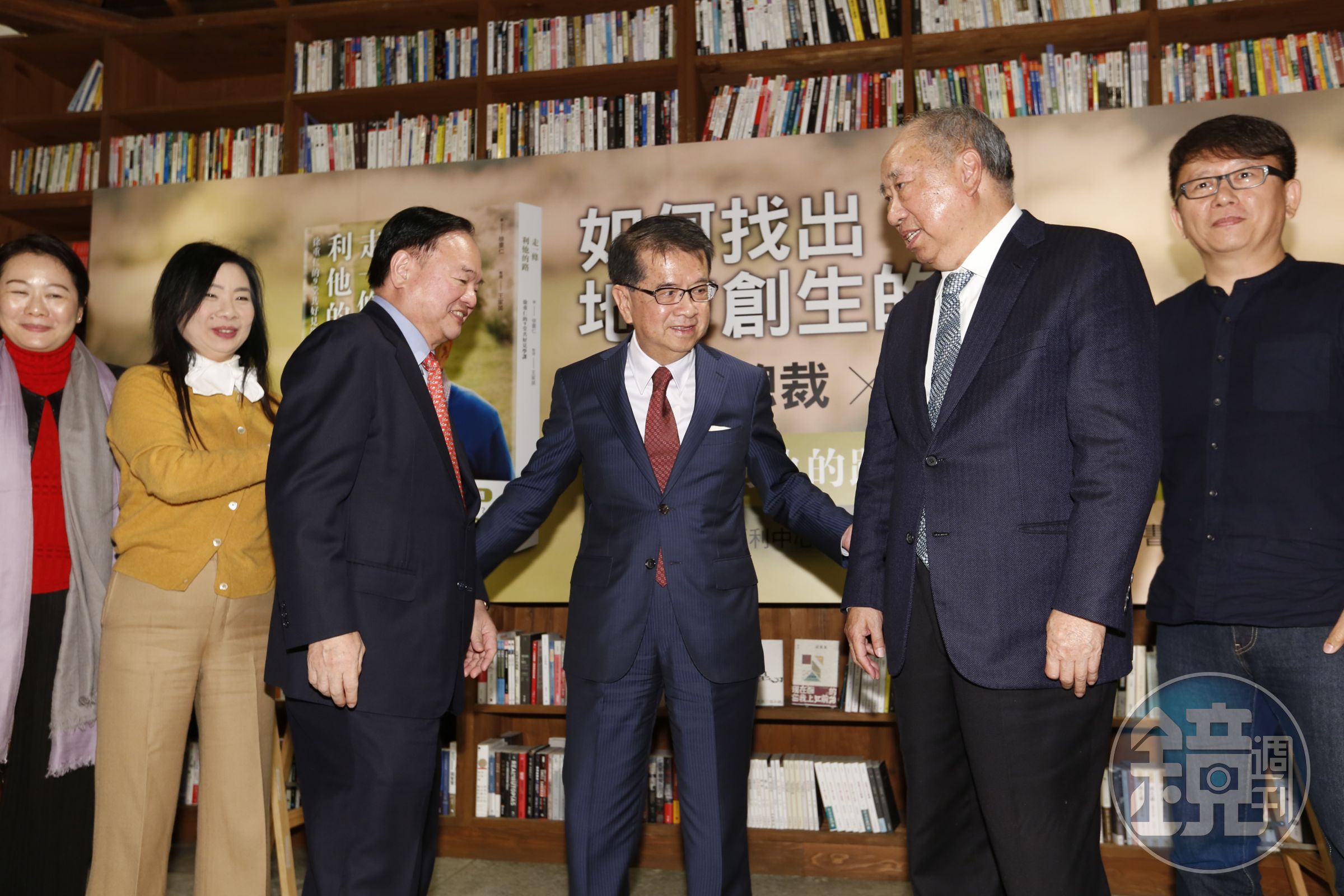 徐重仁表示：「一個人走一百步，不如一百個人走一步。」希望大家可以一起向上。