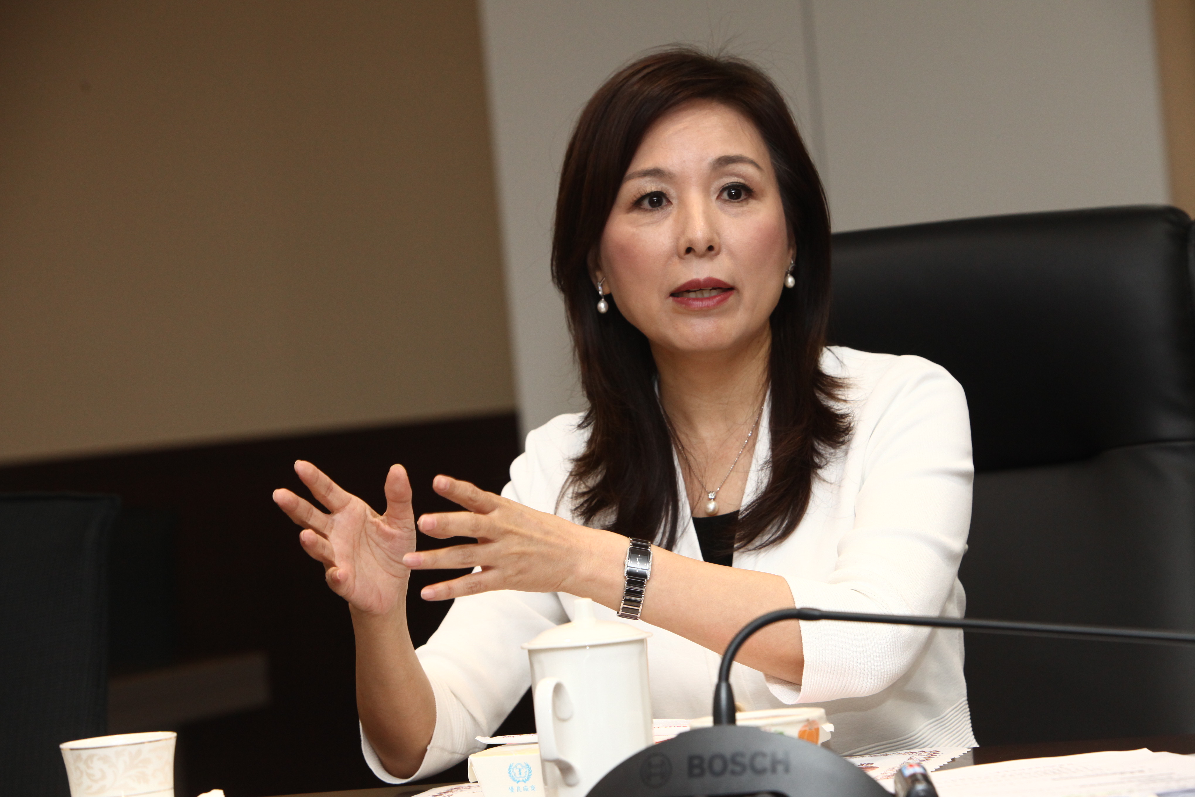 新光金總經理李紀珠說替新壽爭取5大公股行庫銀保通路，被5大公股行庫發新聞稿澄清。