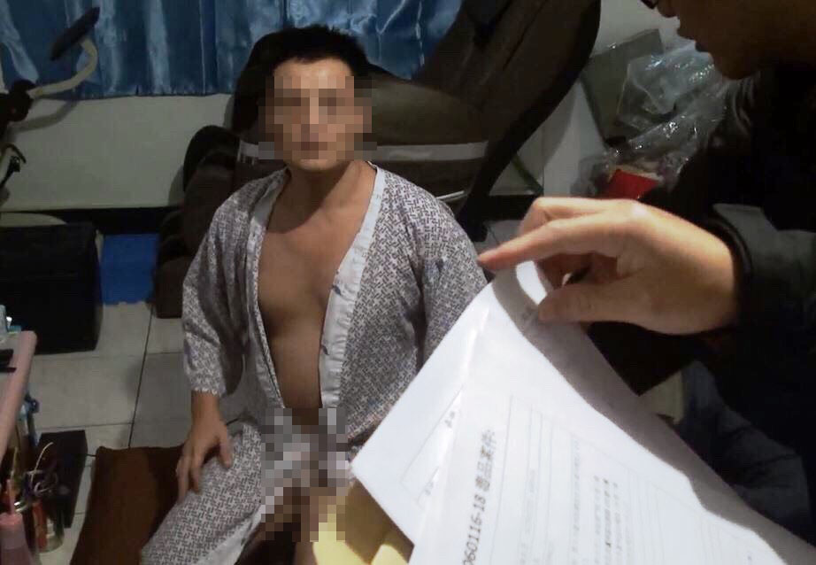警破獲性愛毒趴　嫌揮手跪哭：不要凶我