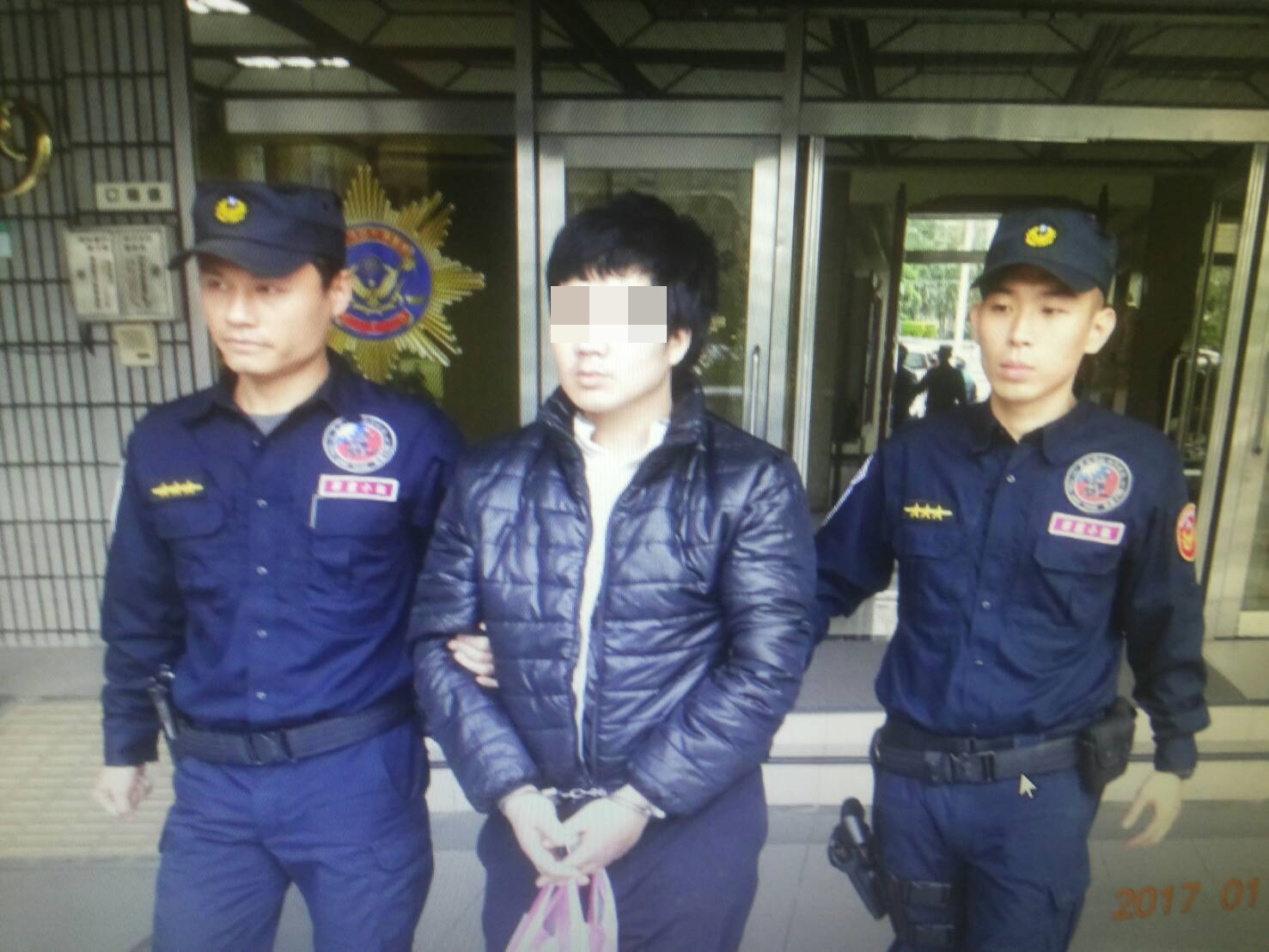 毒蟲太媽寶！　兄「看抹落去」報警抓