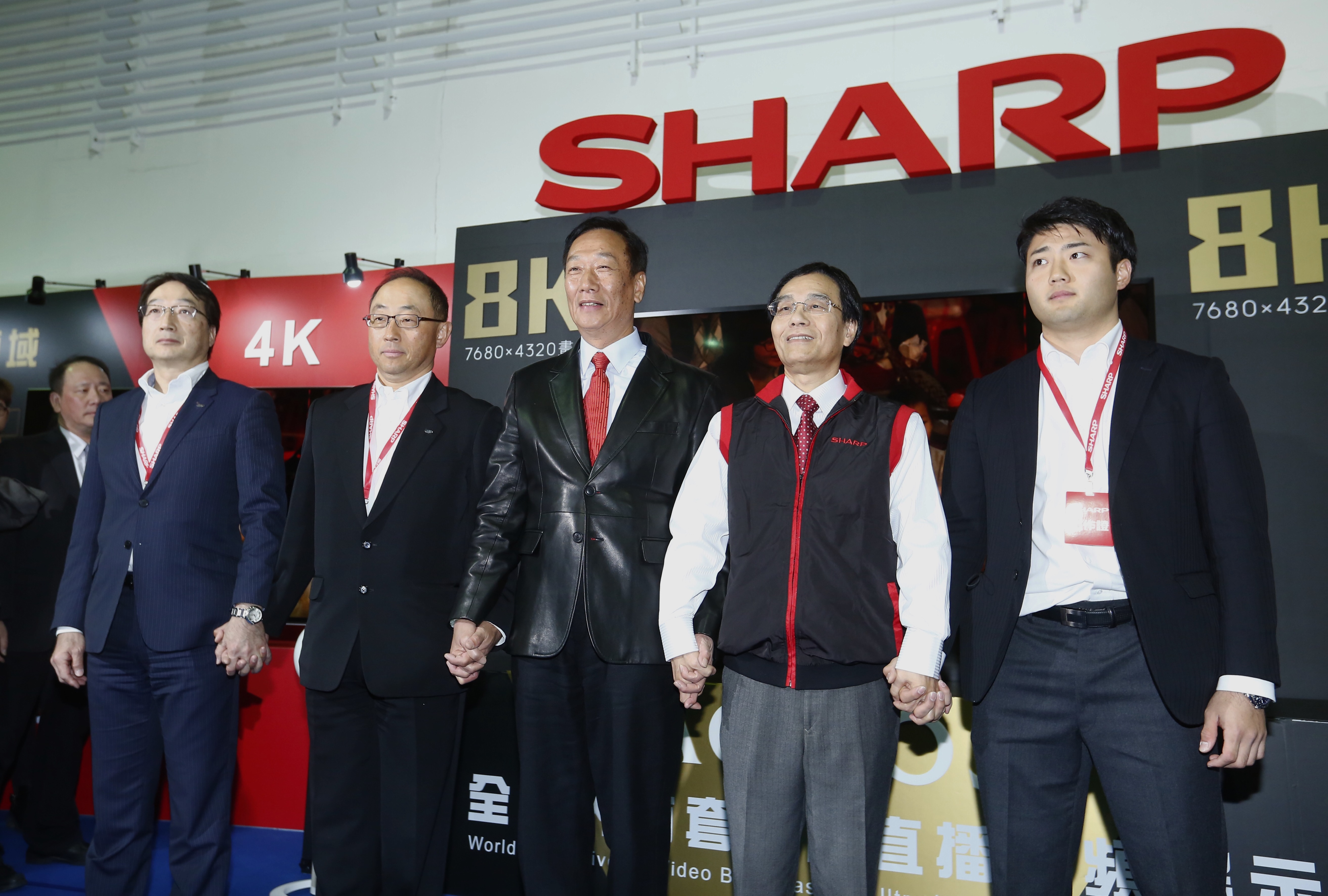 鴻海董事長郭台銘，大手筆投資夏普走一條不一樣的路。