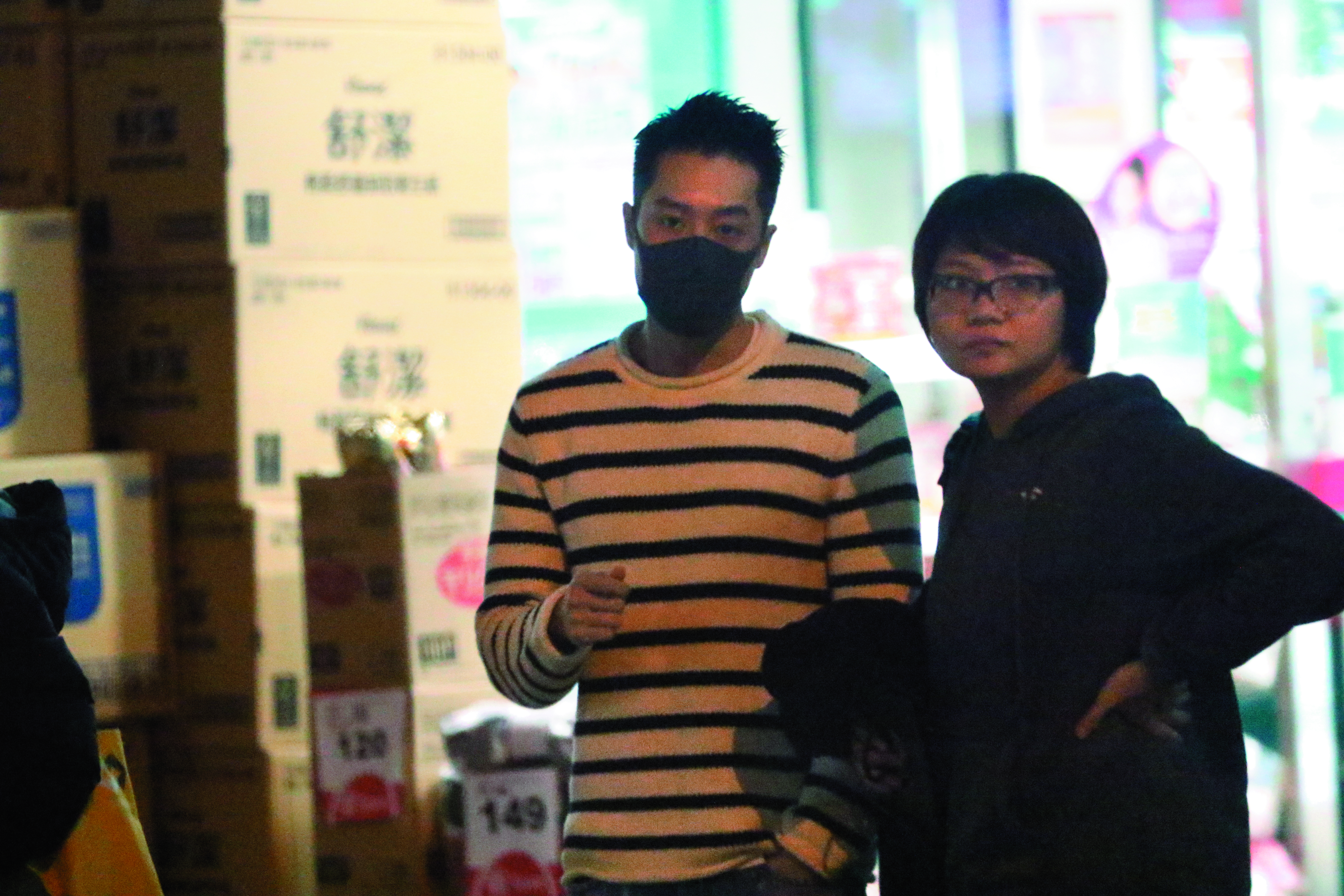 鬼鬼獻吻倒追慢半拍　周湯豪新歡其實是她