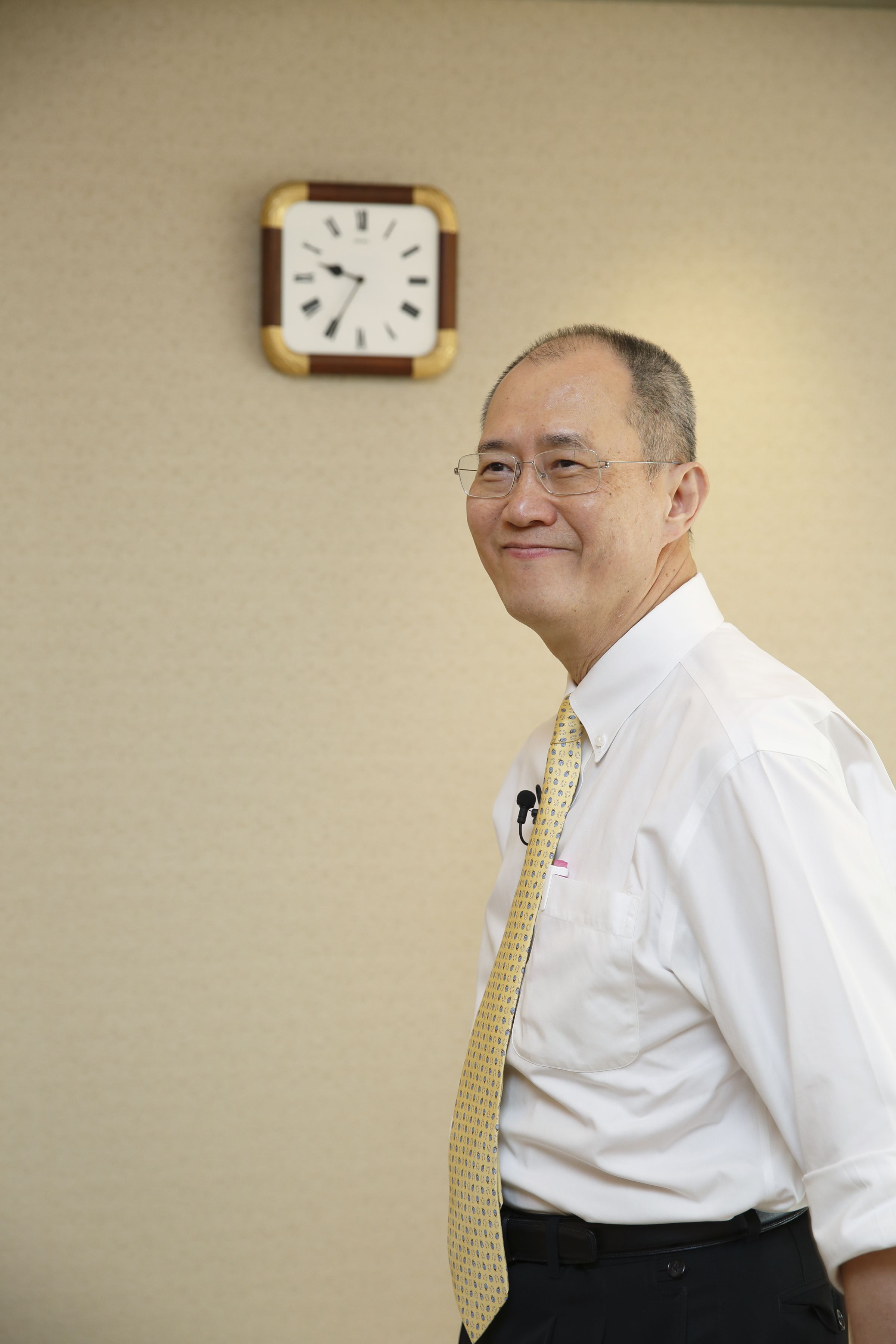 辜成允辦公室中，迄今仍保留父親辜振甫收藏的時鐘和手錶。