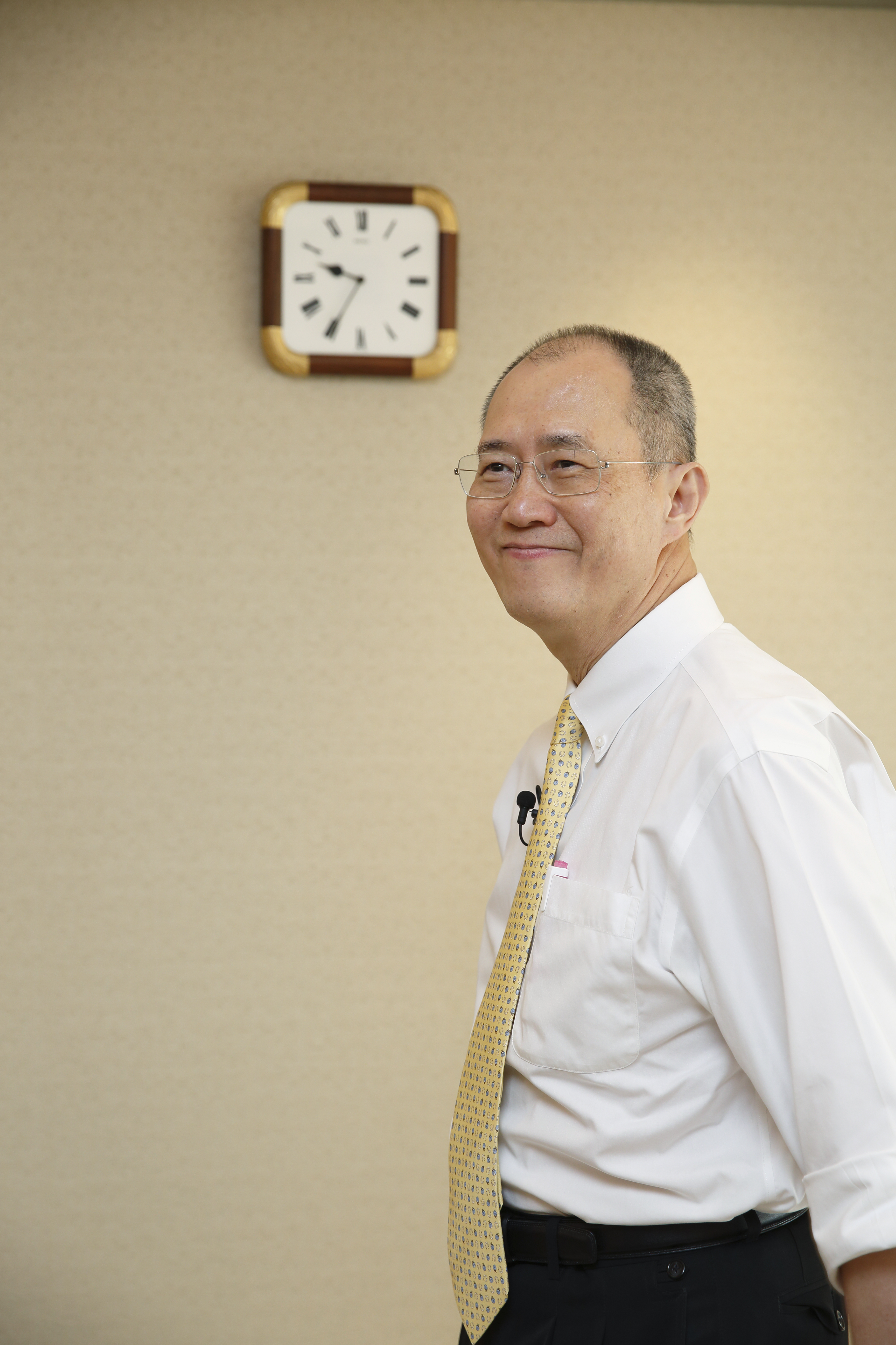 辜成允辦公室中，迄今仍保留父親辜振甫收藏的時鐘和手錶。